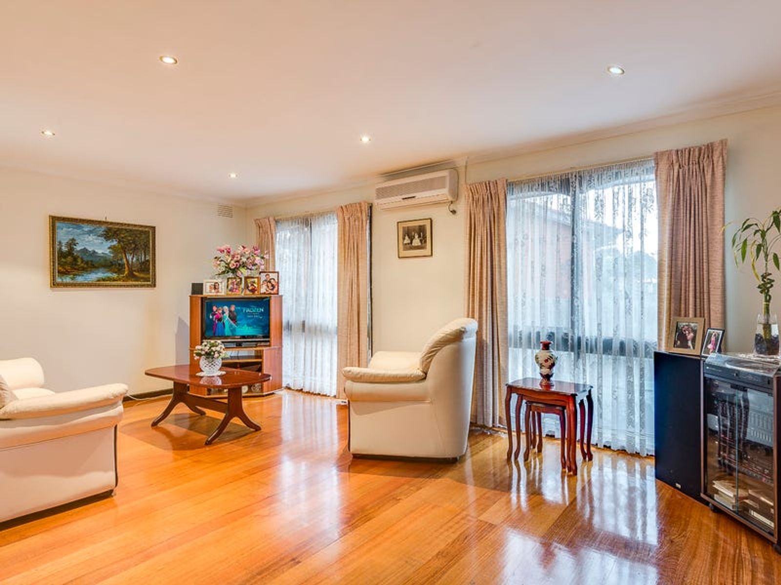 3 Mossvale Close, Endeavour Hills, VIC 3802, Endeavour Hills - Thumbnail 2