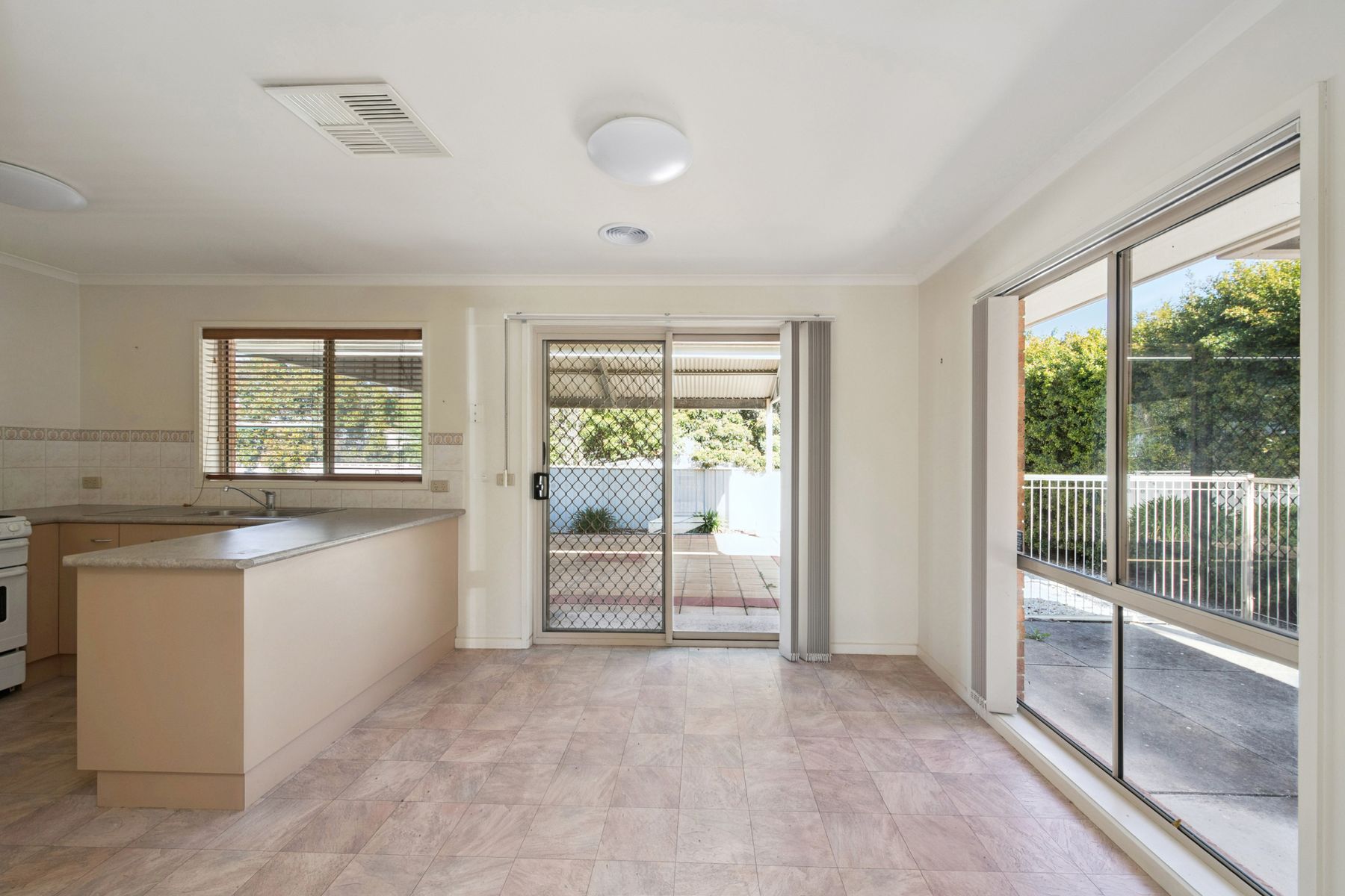 7 Diamond Court, Kangaroo Flat VIC 3555, Kangaroo Flat - Thumbnail 2
