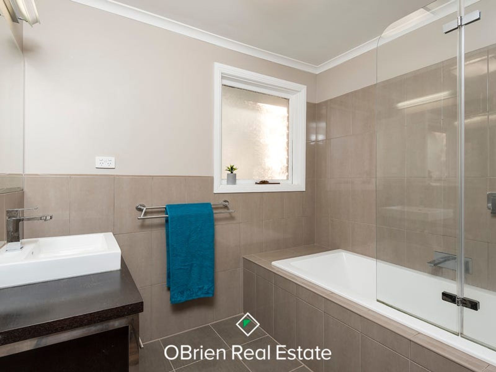 14 Ravenhill Crescent, Endeavour Hills, VIC 3802, Endeavour Hills - Thumbnail 5