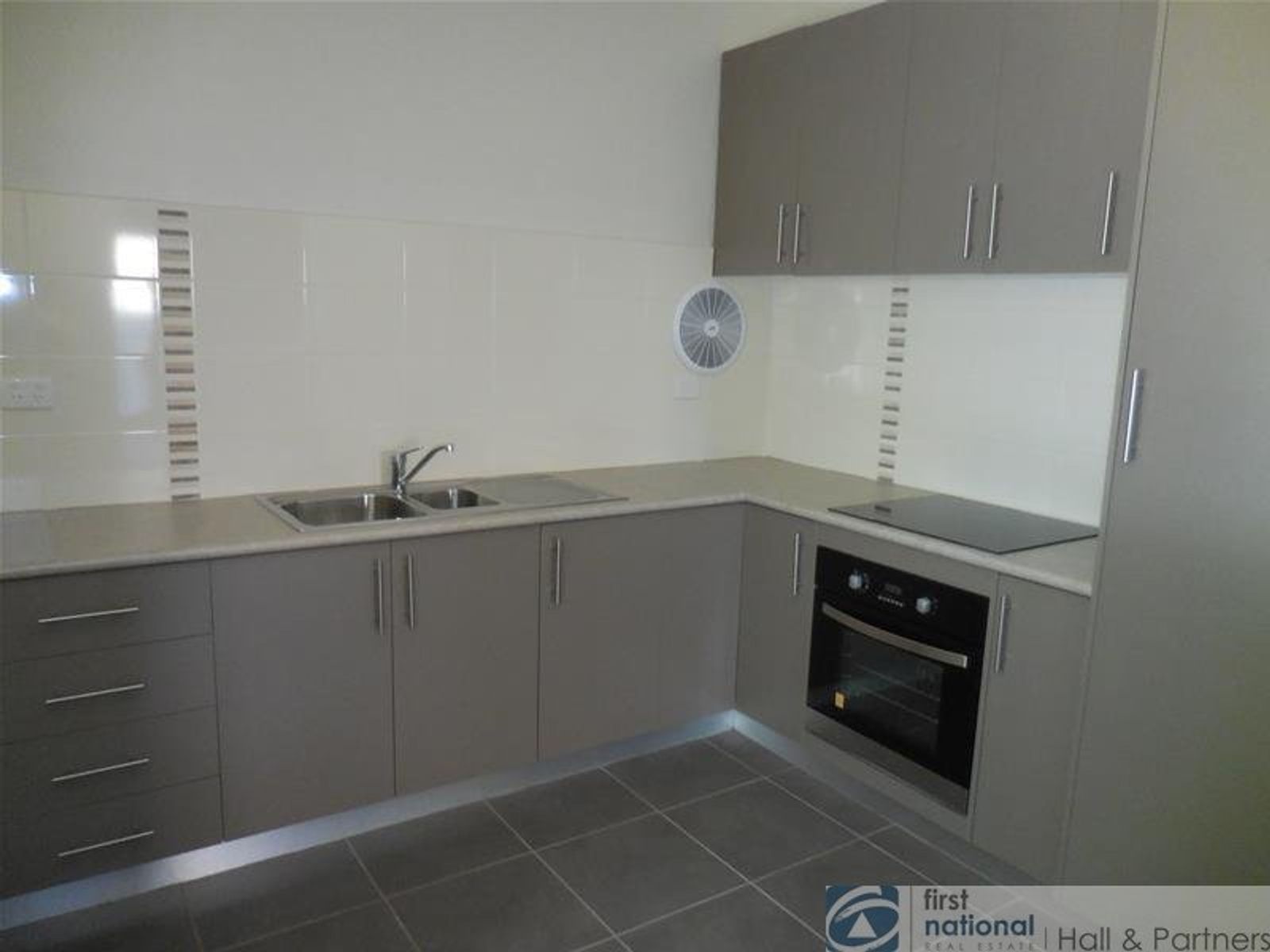 1/29 Hemmings Street, Dandenong VIC 3175, Dandenong - Thumbnail 2