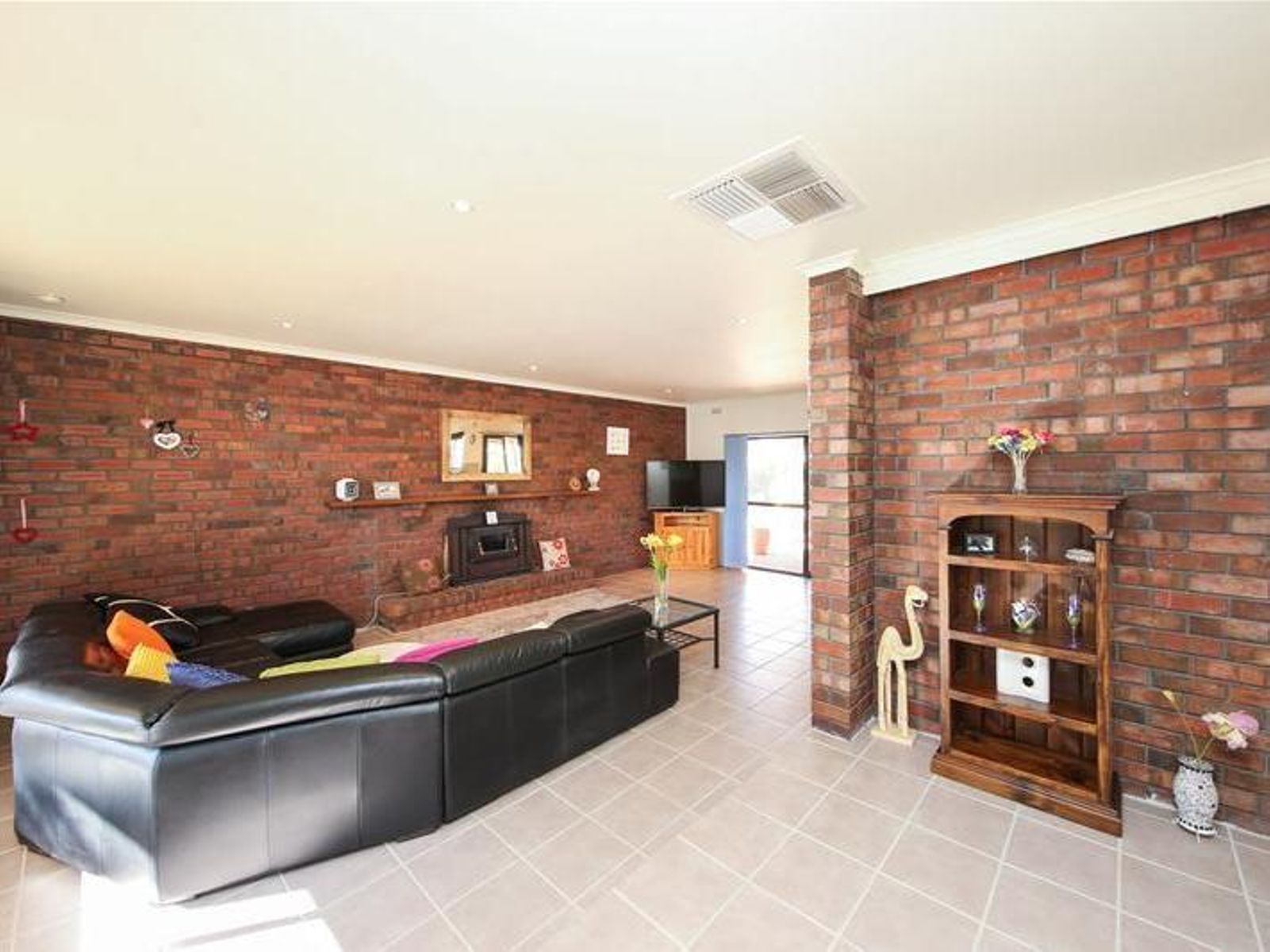 62 River Avenue, Birdwoodton - Thumbnail 2