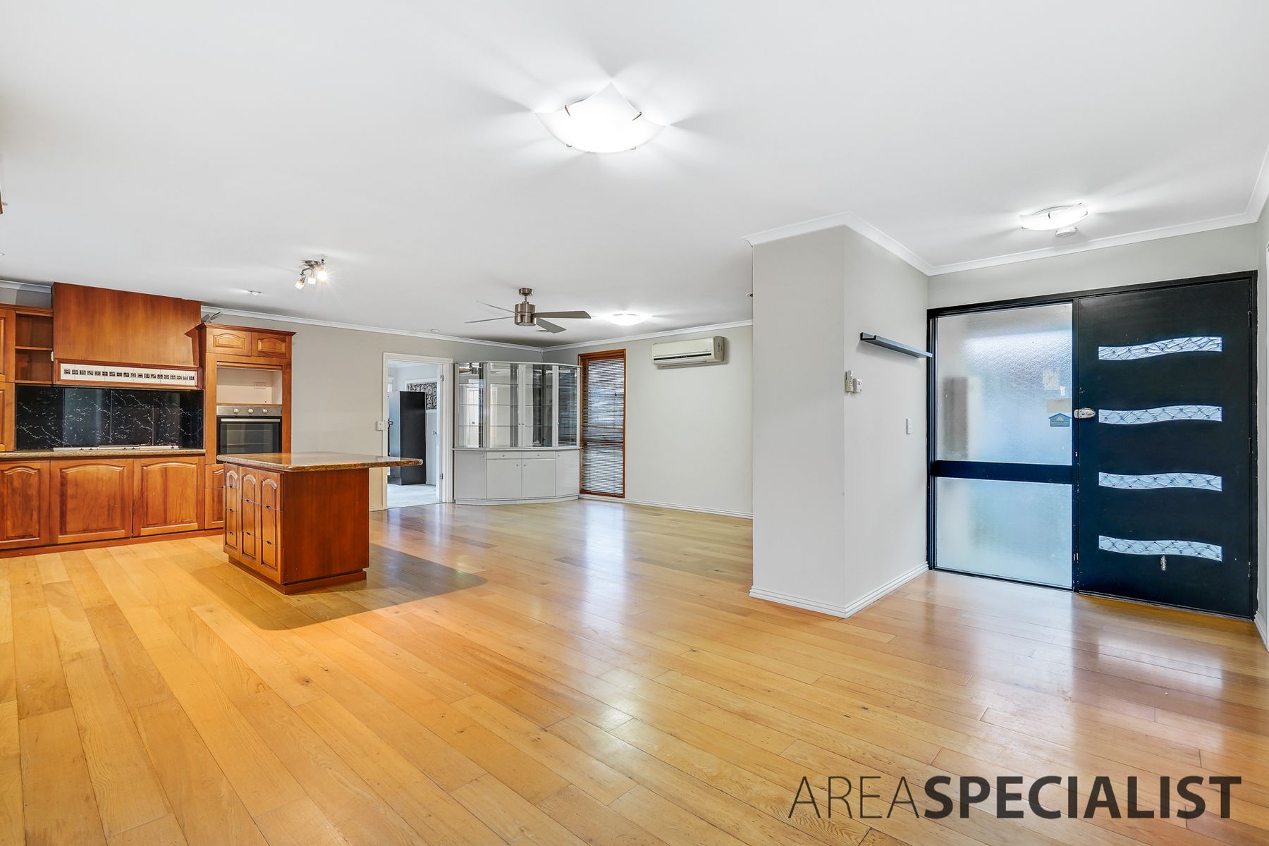31 Valepark Crescent, Cranbourne, VIC 3977, Cranbourne - Thumbnail 2