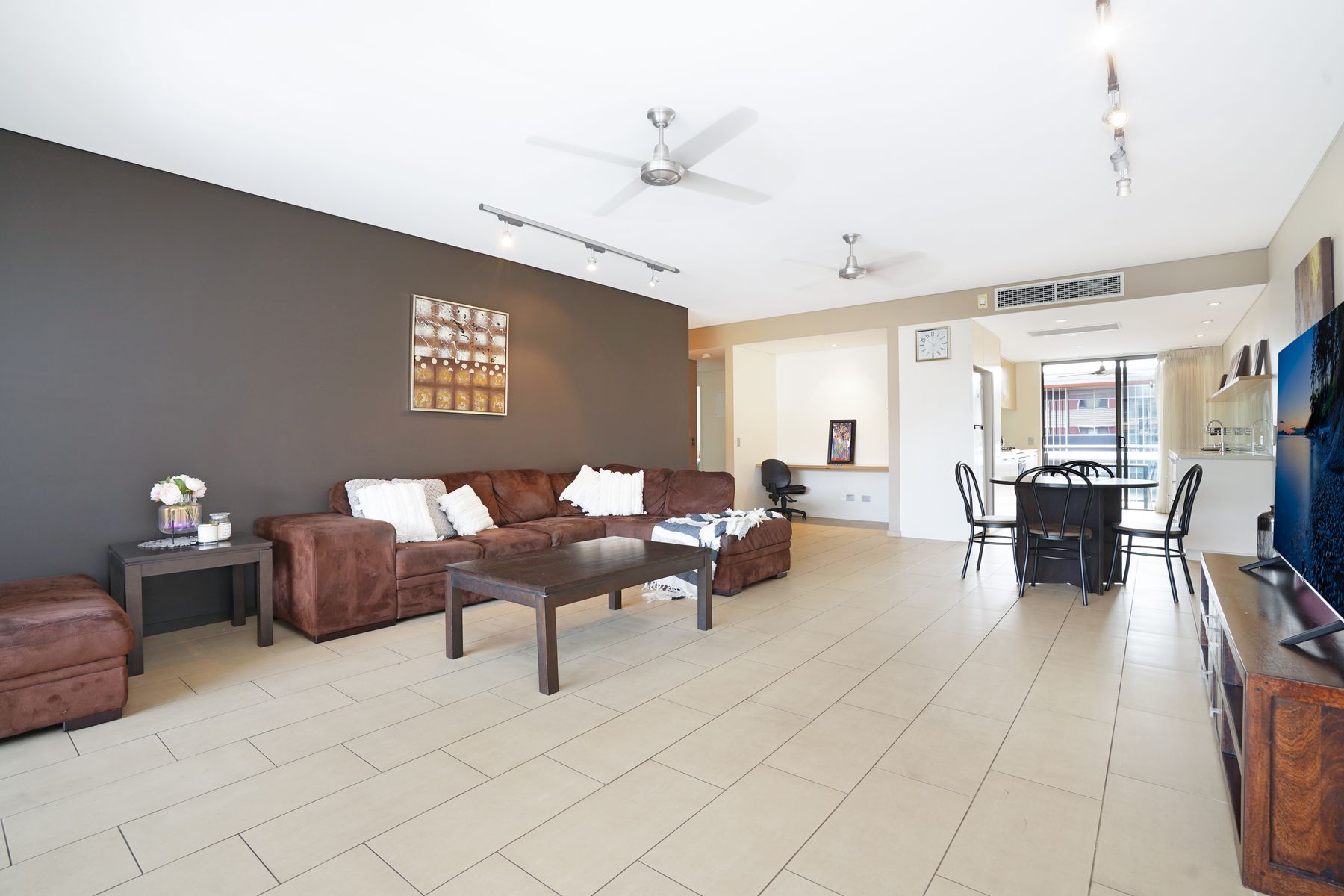 125/19B Kitchener Drive, Darwin City NT 0800, Darwin City - Thumbnail 2