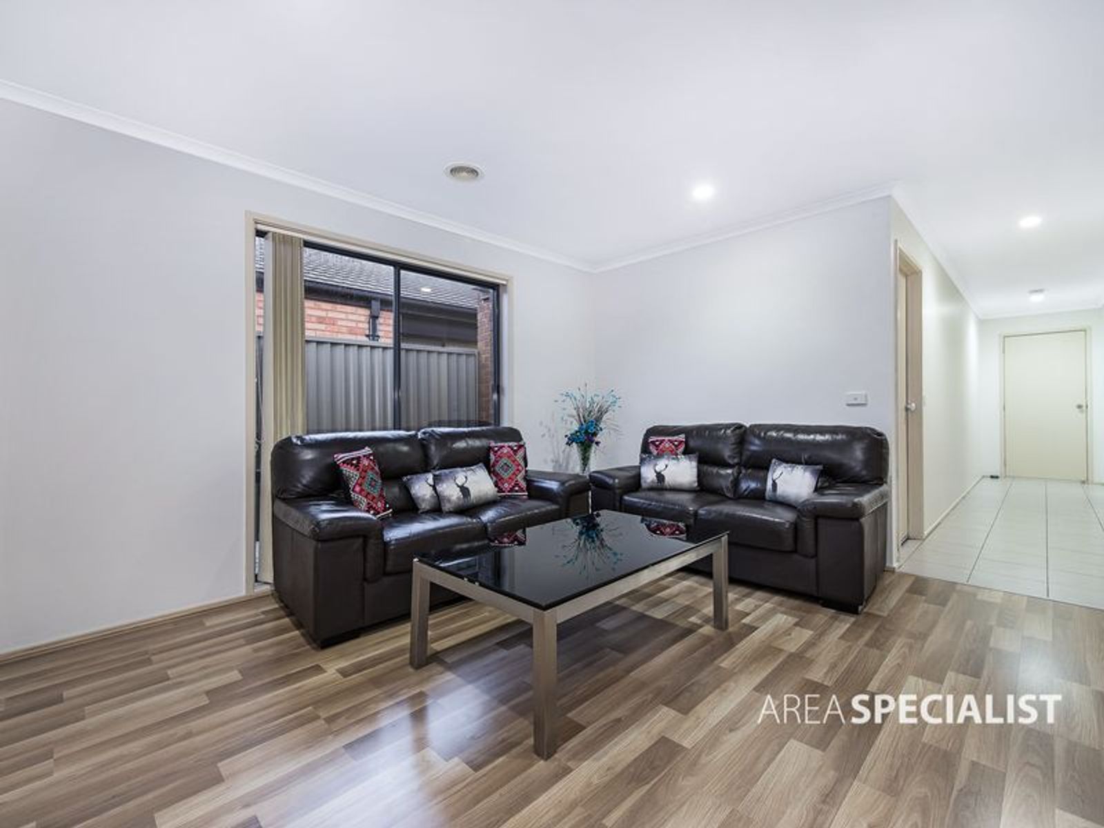 11 Tyndall Street, Cranbourne East, VIC 3977, Cranbourne East - Thumbnail 8