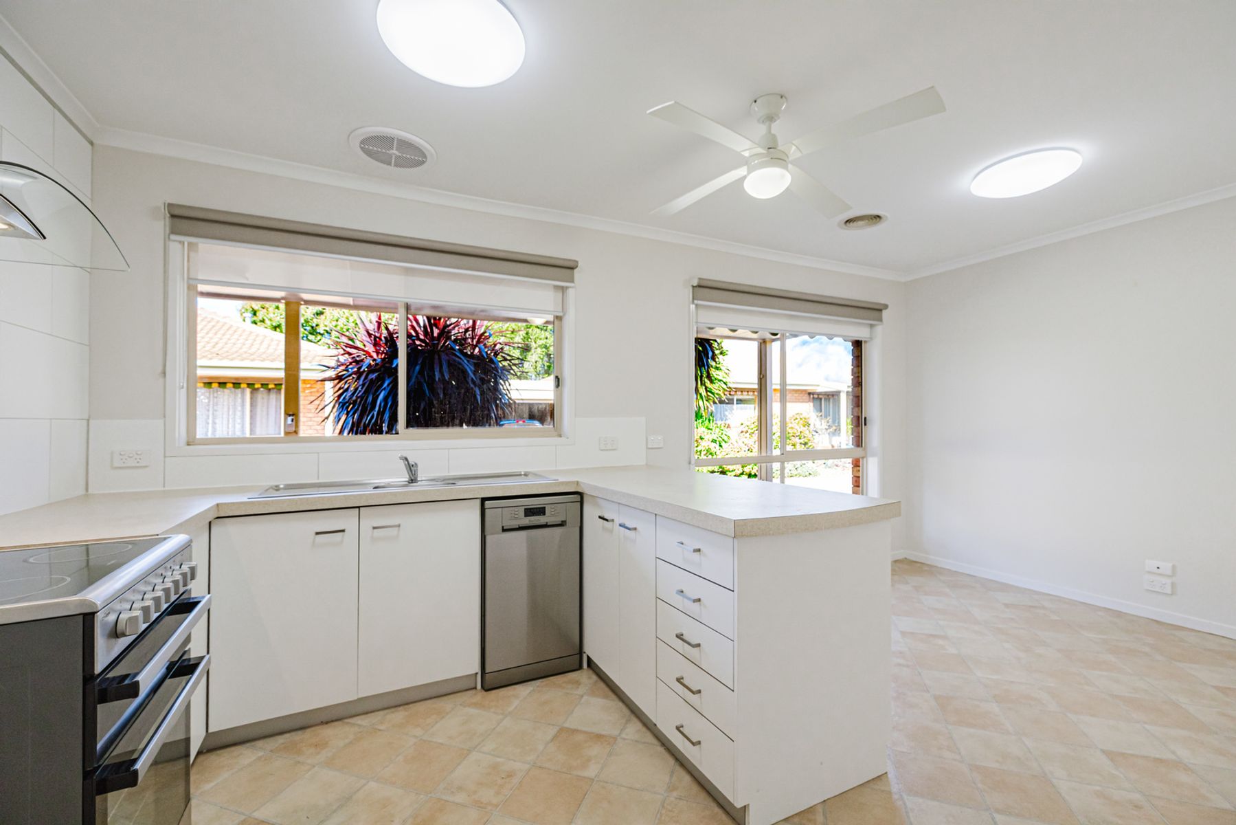 2/26 Simpson Street, Bacchus Marsh VIC 3340, Bacchus Marsh - Thumbnail 2