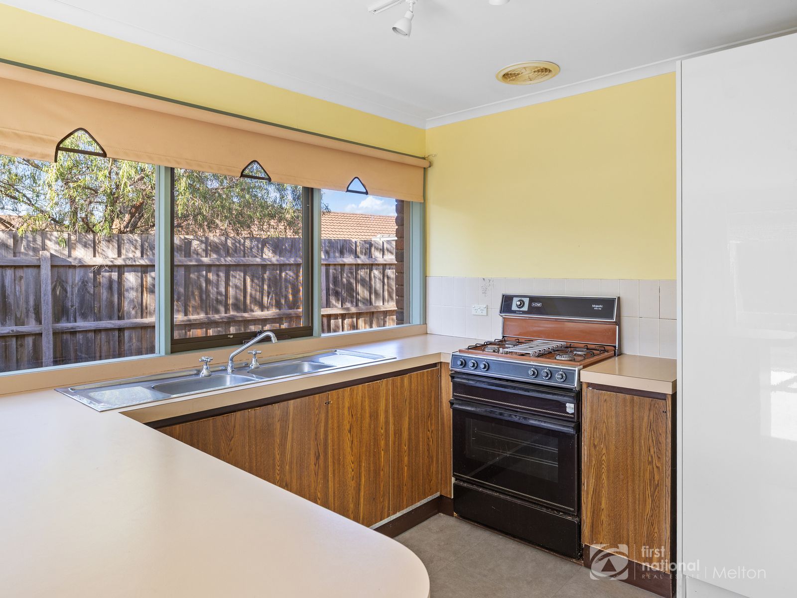 6 Coornong Court, Kurunjang VIC 3337, Kurunjang - Thumbnail 3
