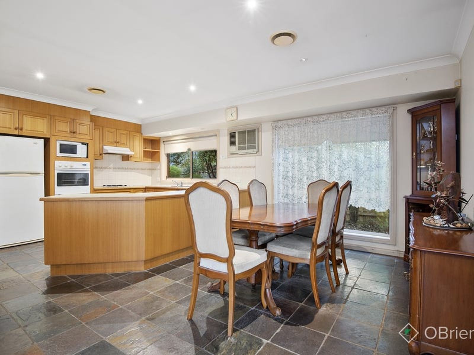 4 Stable Court, Endeavour Hills, VIC 3802, Endeavour Hills - Thumbnail 4