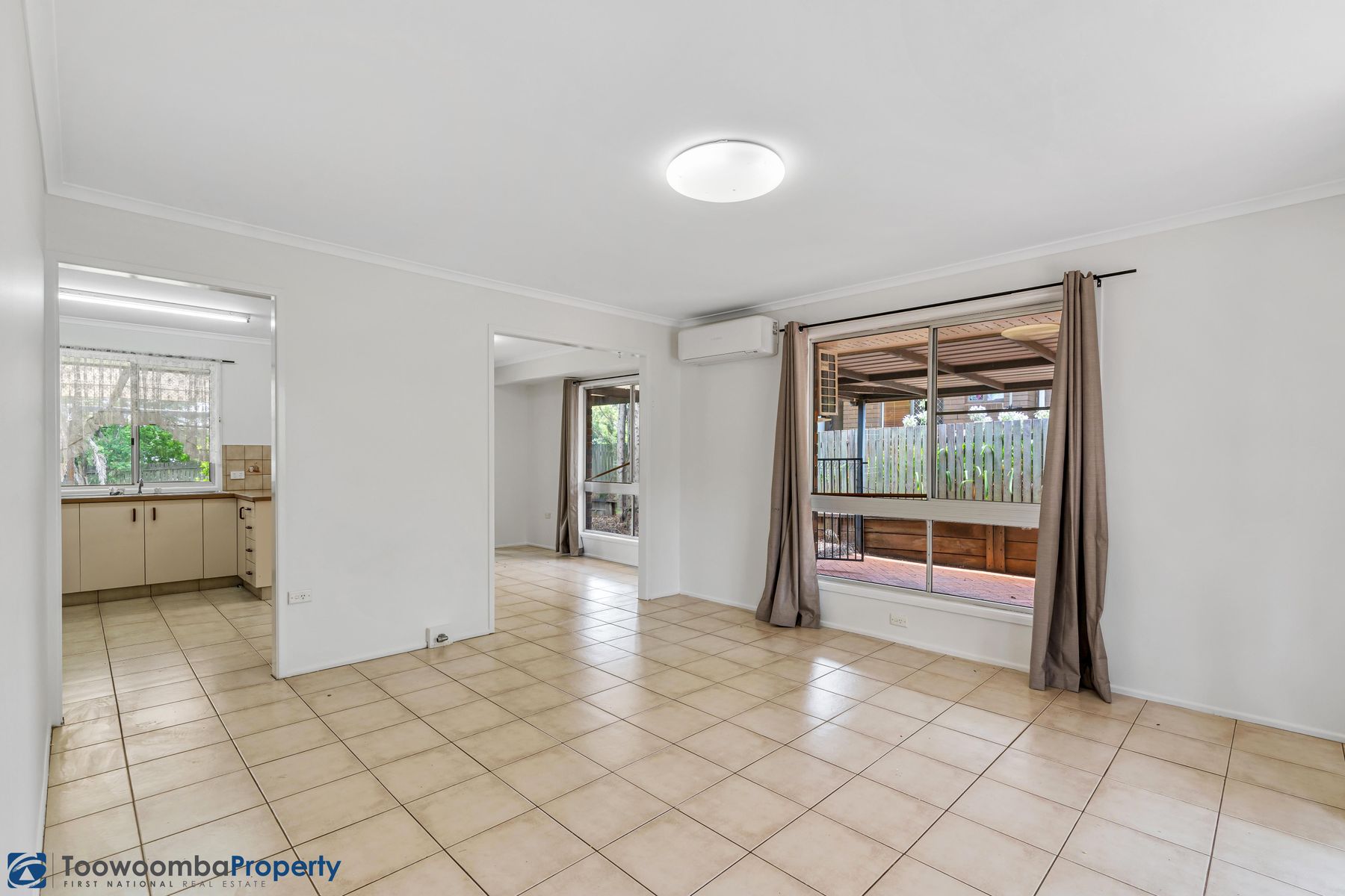 10 Seppelt Street, Wilsonton Heights QLD 4350, Wilsonton Heights - Thumbnail 4