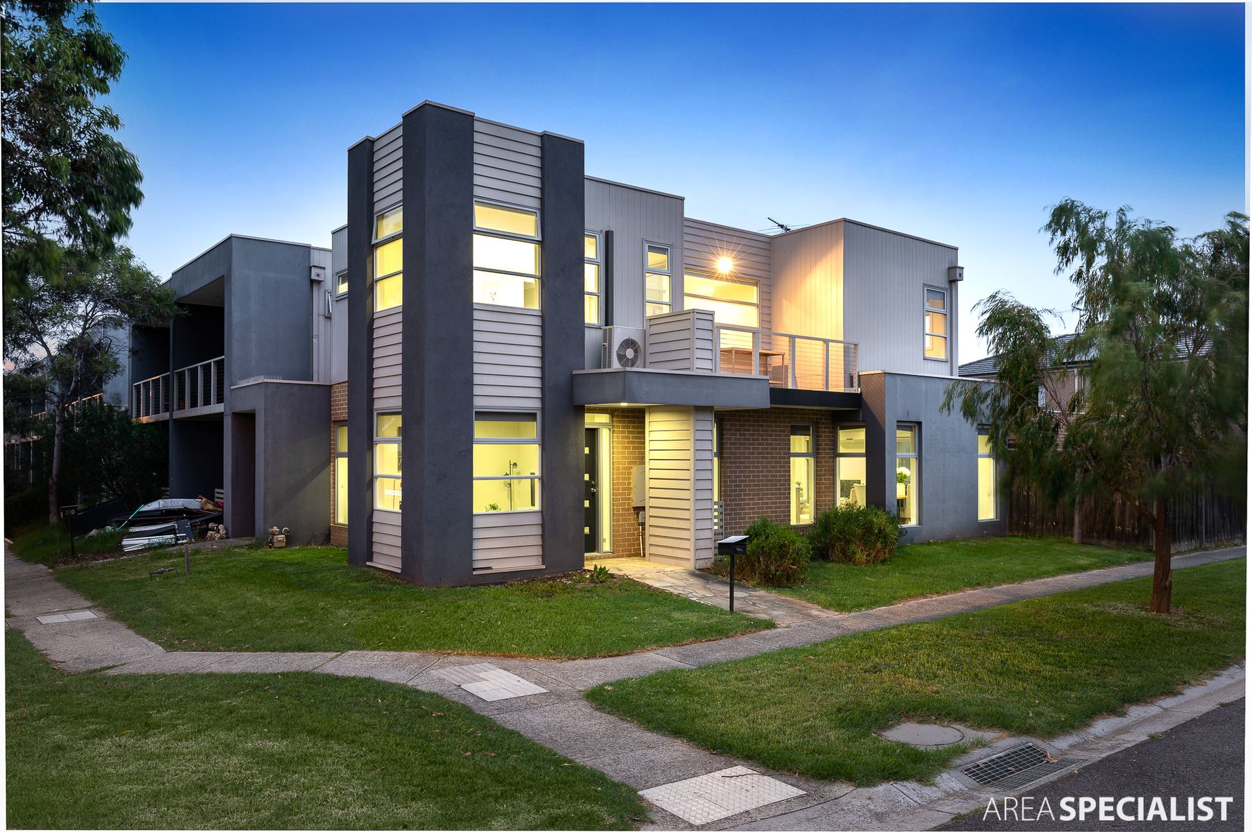 308 Boardwalk Boulevard, Point Cook, VIC 3030, Point Cook - Thumbnail 2