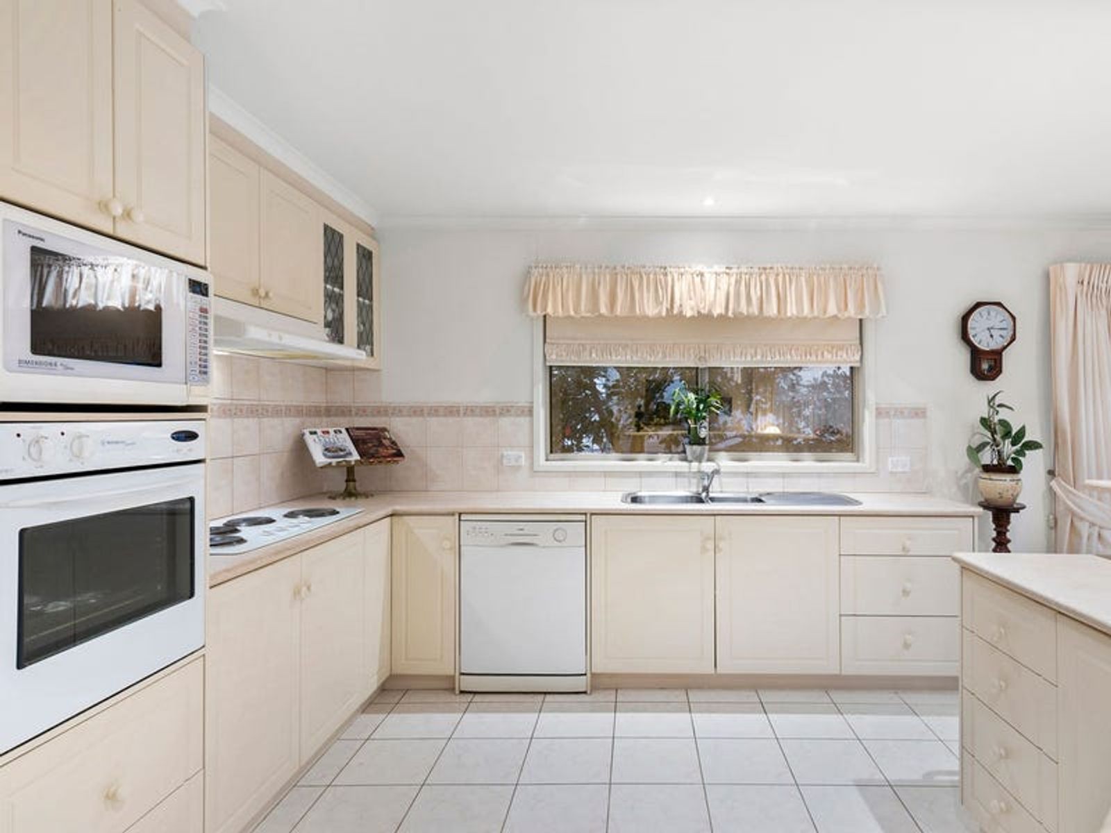76 Seventh Avenue, Rosebud, VIC 3939, Rosebud - Thumbnail 5