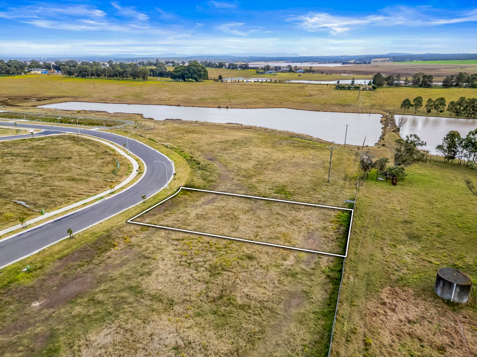 8 GOLDEN BELL CIRCUIT, Gillieston Heights NSW 2321, Gillieston Heights - Thumbnail 6