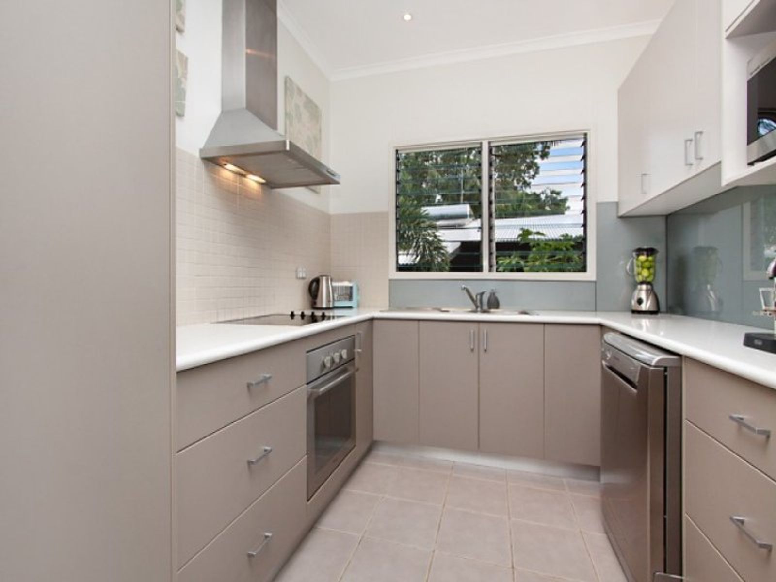 6 Gothenburg Court, Stuart Park NT 0820, Stuart Park - Thumbnail 2