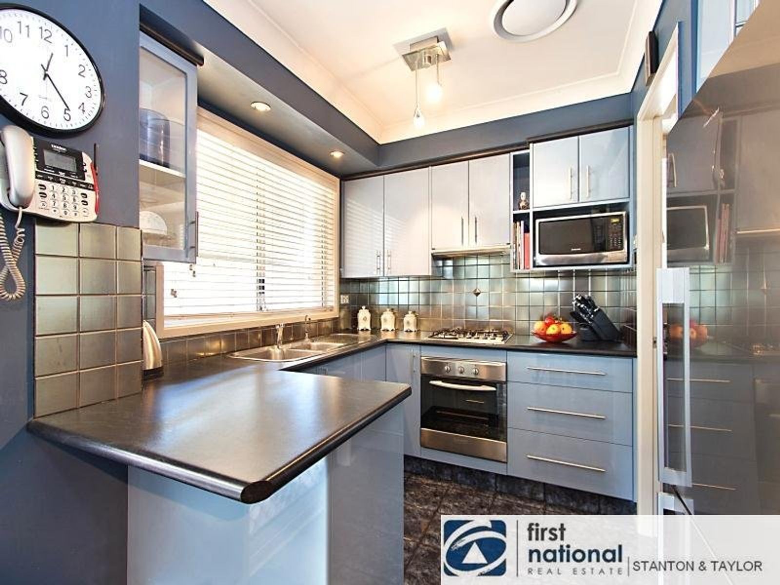 2 Dolphin Crescent, Claremont Meadows - Thumbnail 8