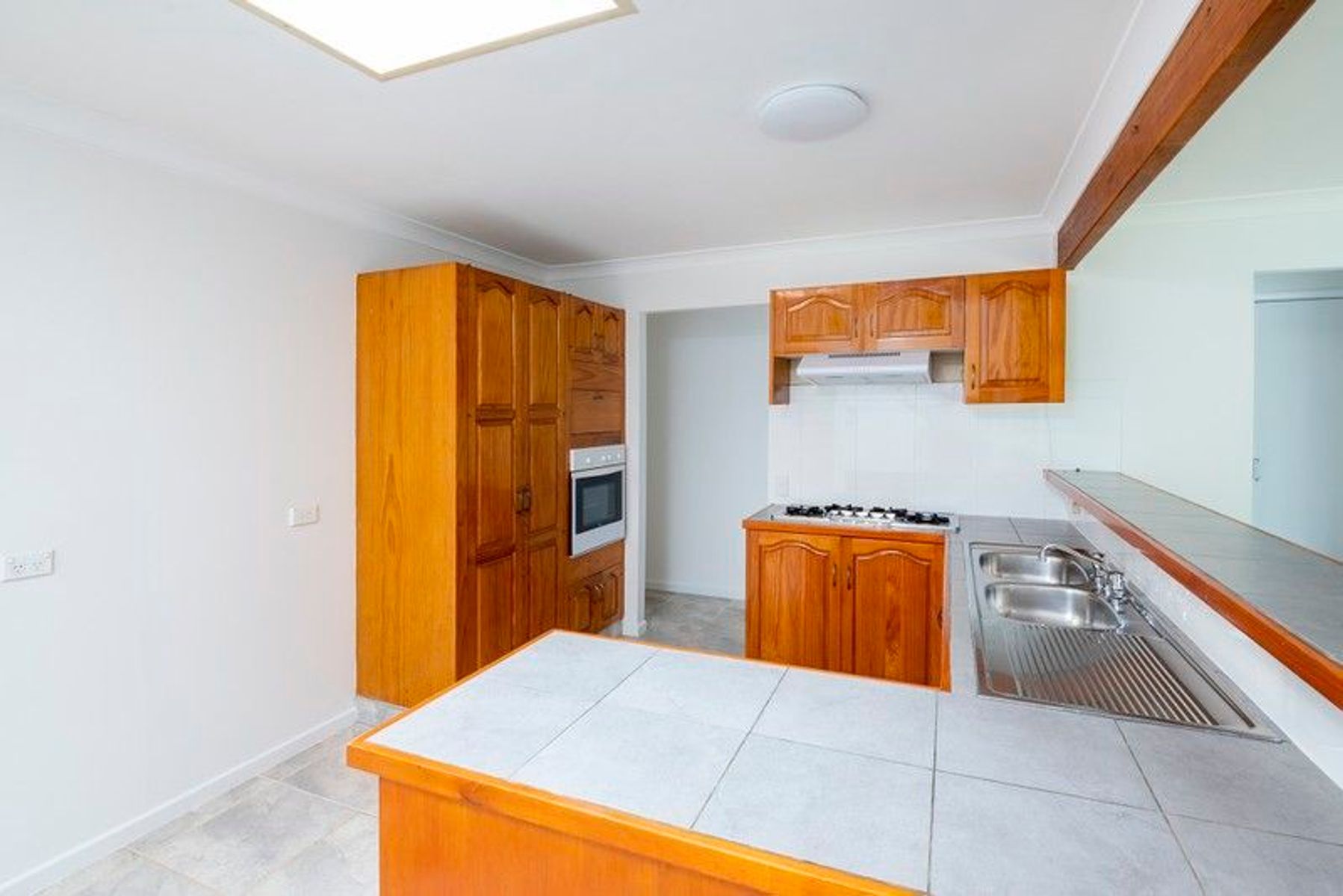 6 Shannon Street, Crestmead QLD 4132, Crestmead - Thumbnail 2