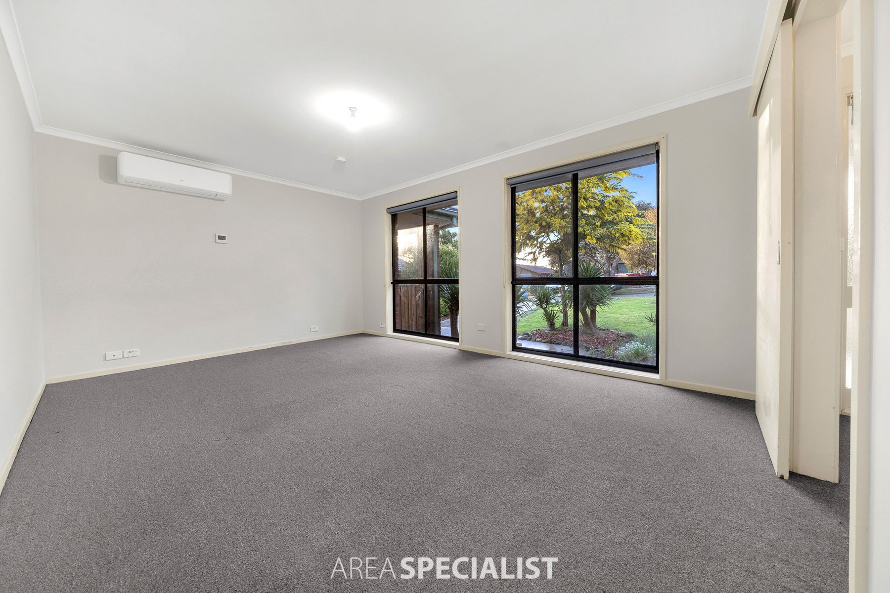 13 Channelle Close, Hampton Park, VIC 3976, Hampton Park - Thumbnail 2
