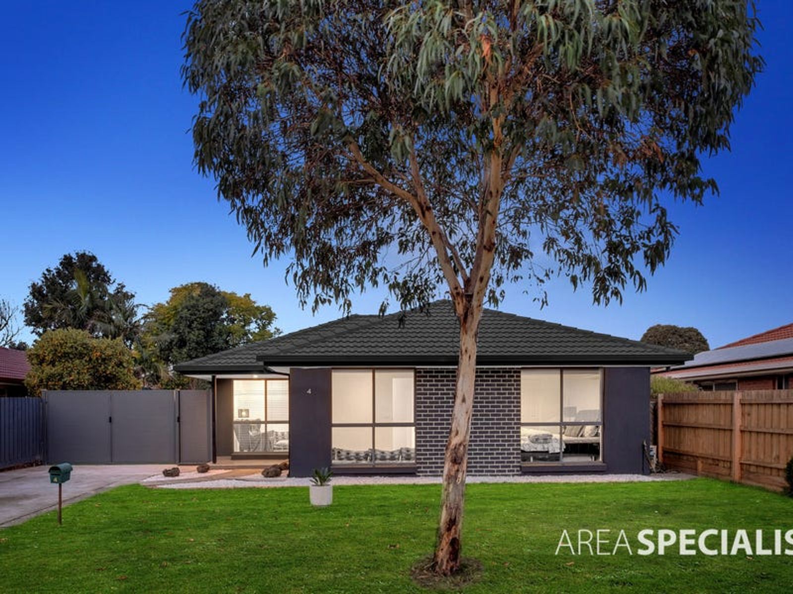 4 Kong Court, Hampton Park, VIC 3976