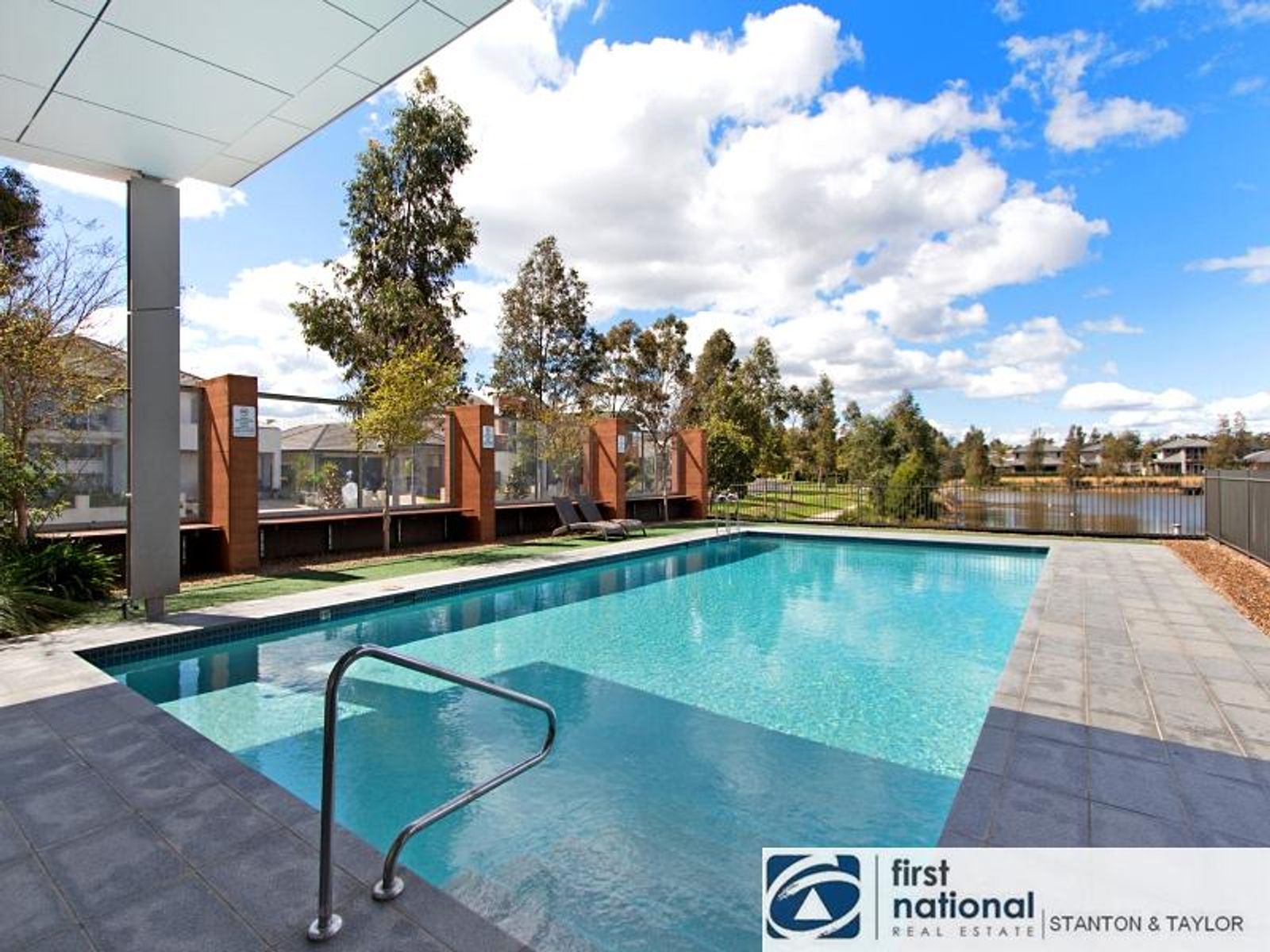 13 Waterside Boulevard, Cranebrook - Thumbnail 2