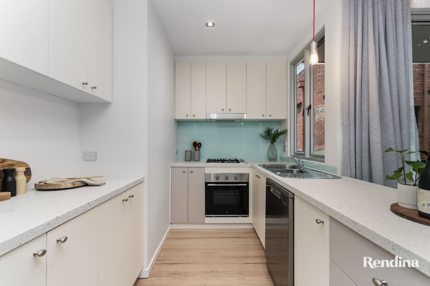 2/9 Loughmore Lane, North Melbourne - Thumbnail 3