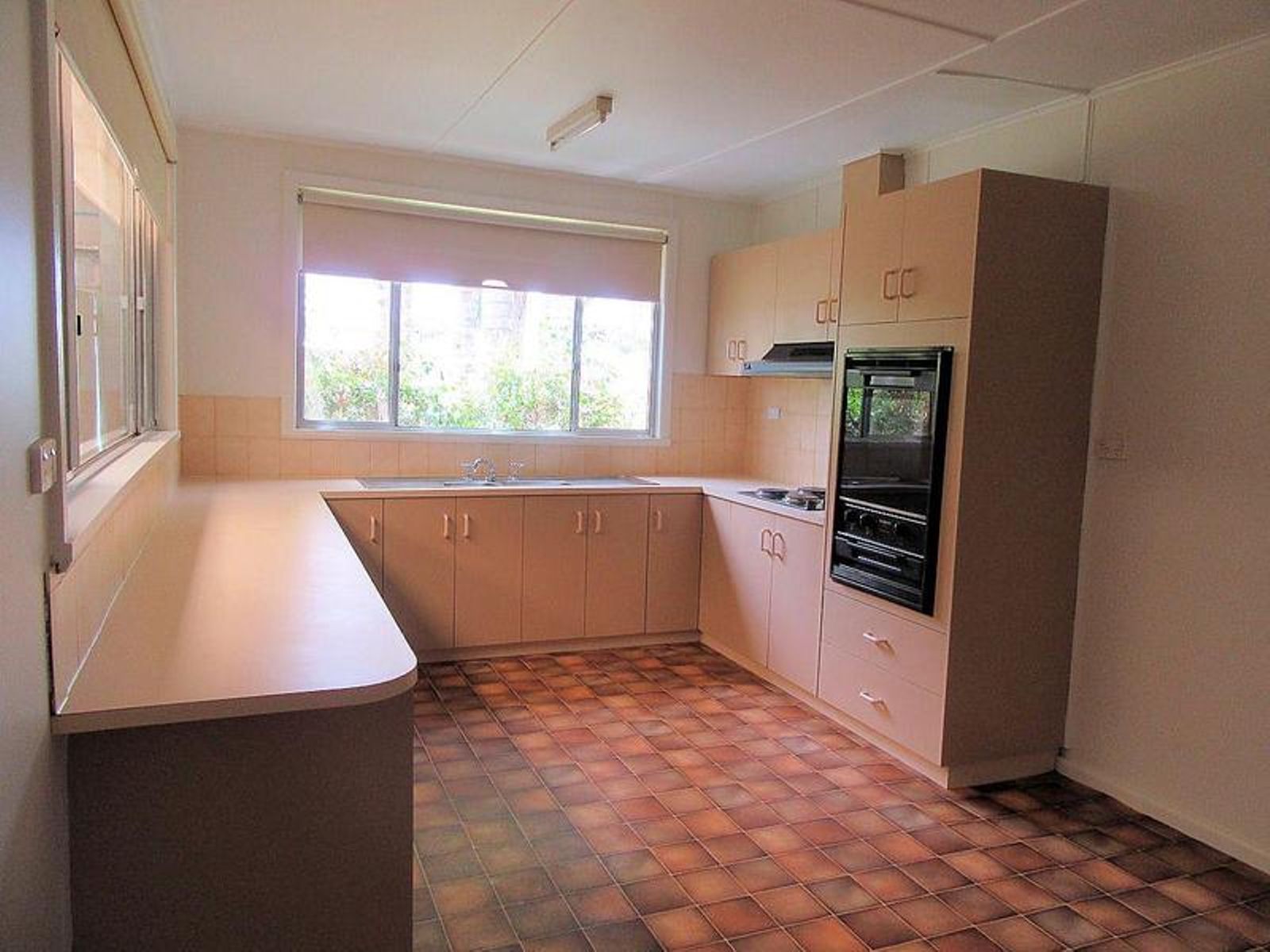 251 Dow Avenue, Birdwoodton - Thumbnail 4