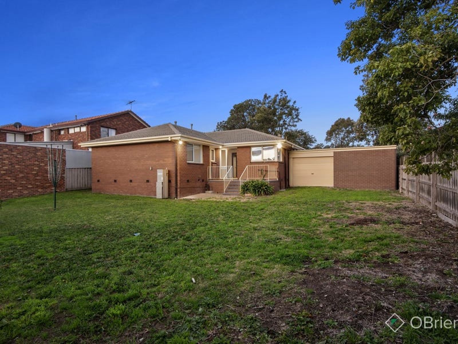 21 Isaac Smith Crescent, Endeavour Hills, VIC 3802, Endeavour Hills - Thumbnail 7