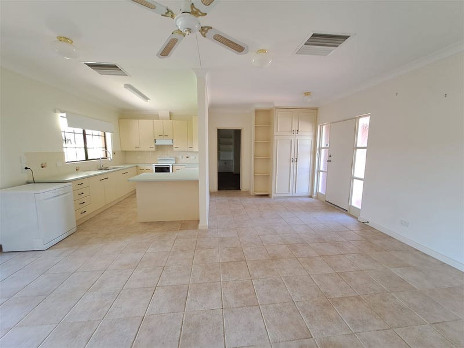 46 Eagle Court, Desert Springs NT 0870, Desert Springs - Thumbnail 2