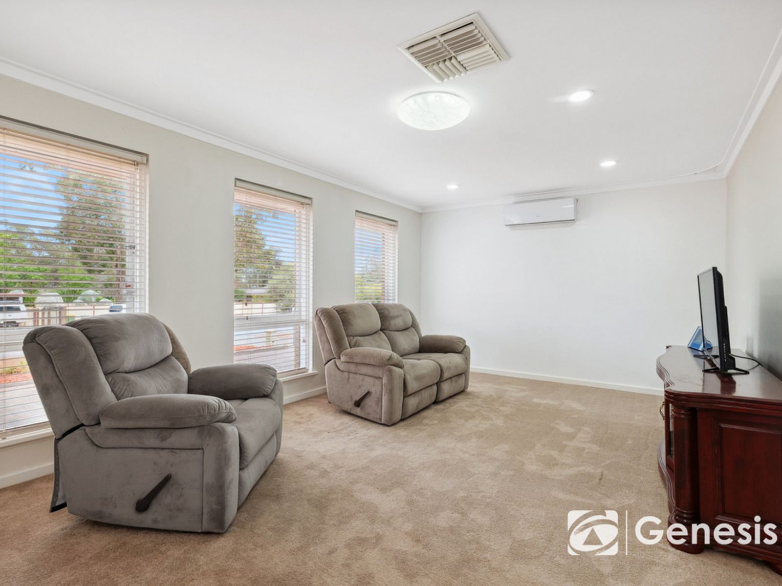 8 Kathleen Road, Lesmurdie, WA 6076, Lesmurdie - Thumbnail 7