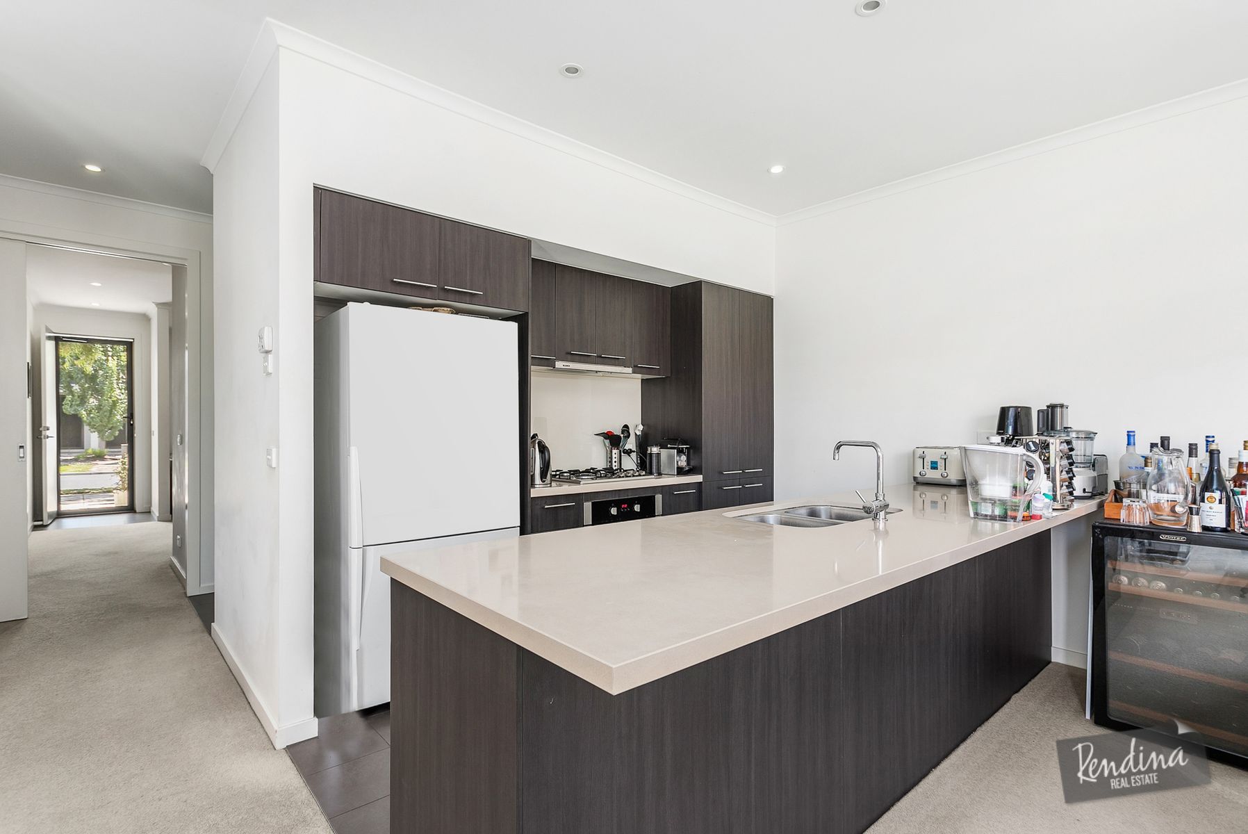 8 Beaurepaire Parade, Footscray - Thumbnail 2