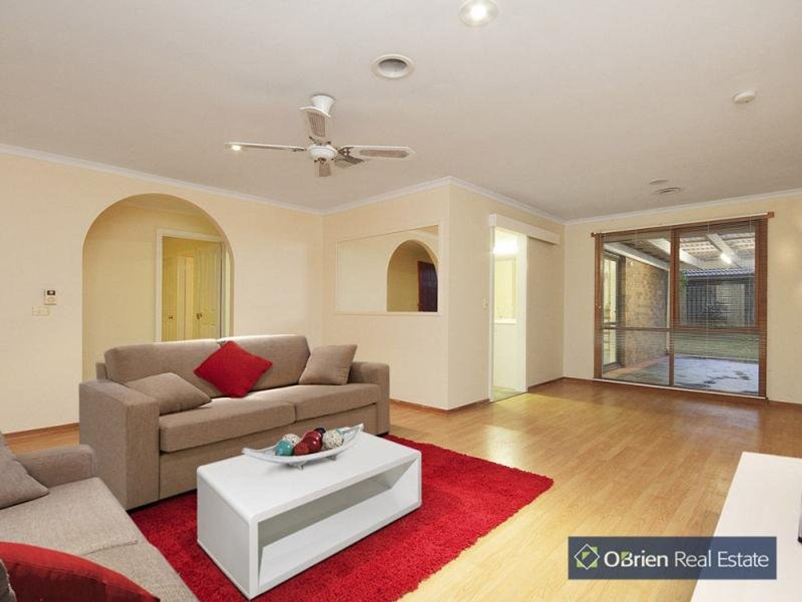3 Kinloch Gardens, Endeavour Hills, VIC 3802, Endeavour Hills - Thumbnail 2