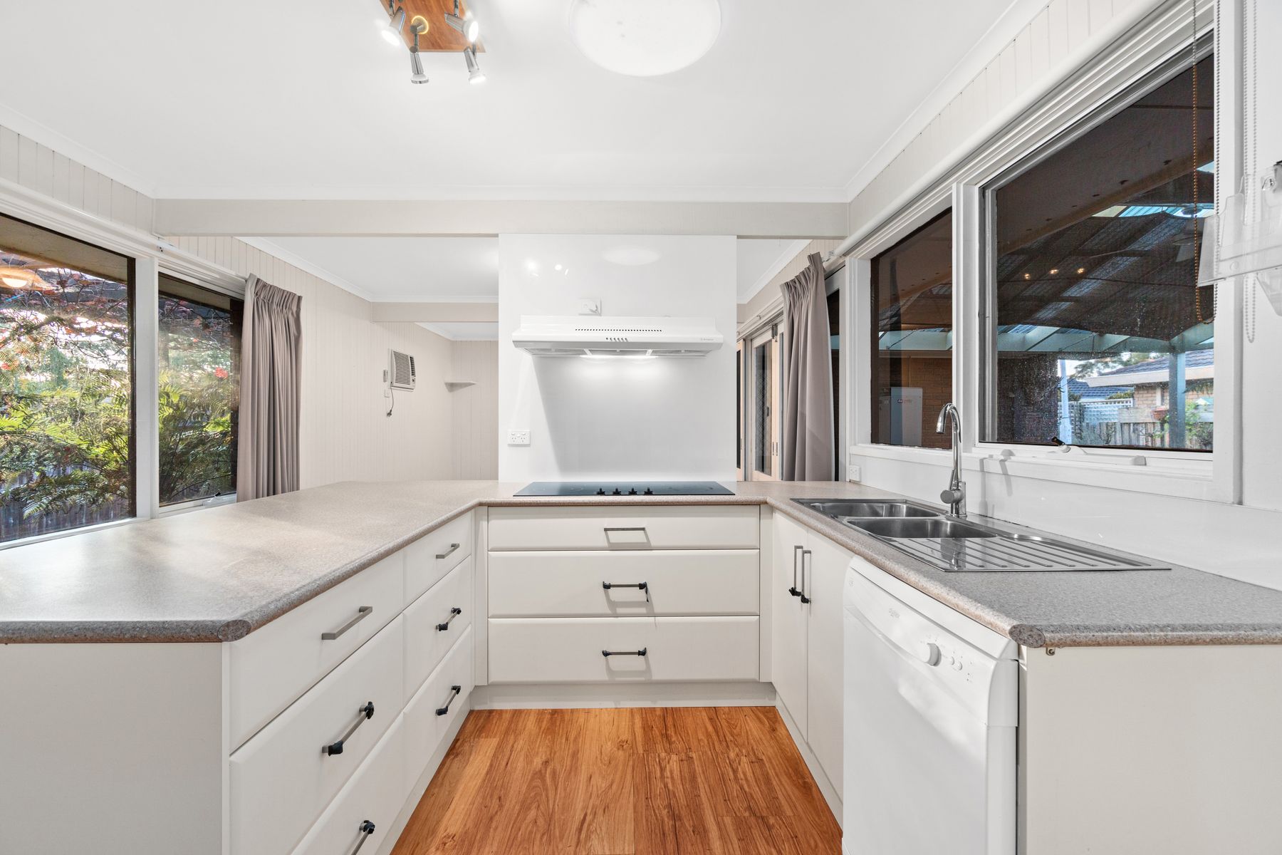 30 Wirilda Crescent, Traralgon VIC 3844, Traralgon - Thumbnail 2