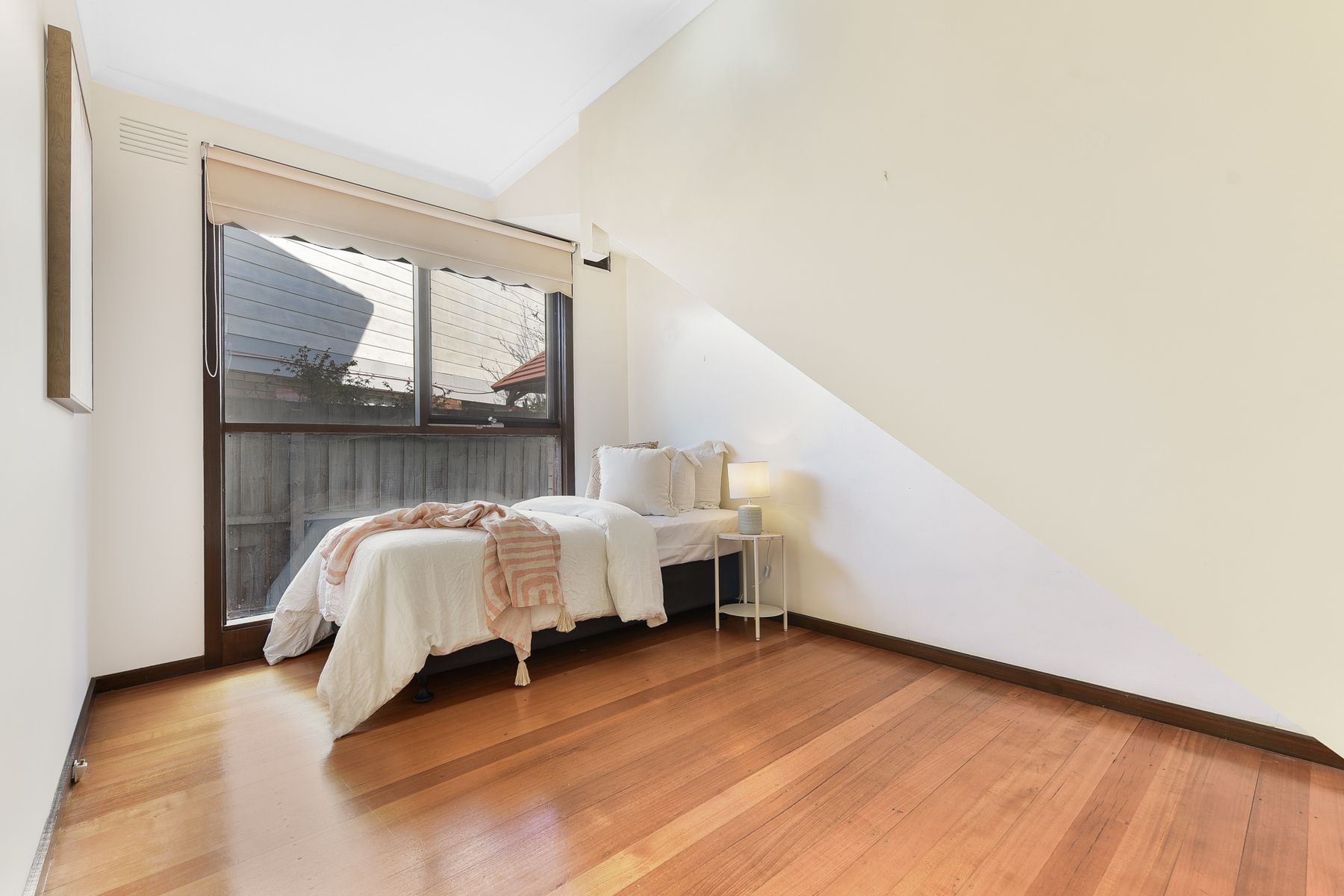 66 Spring Road Web 11