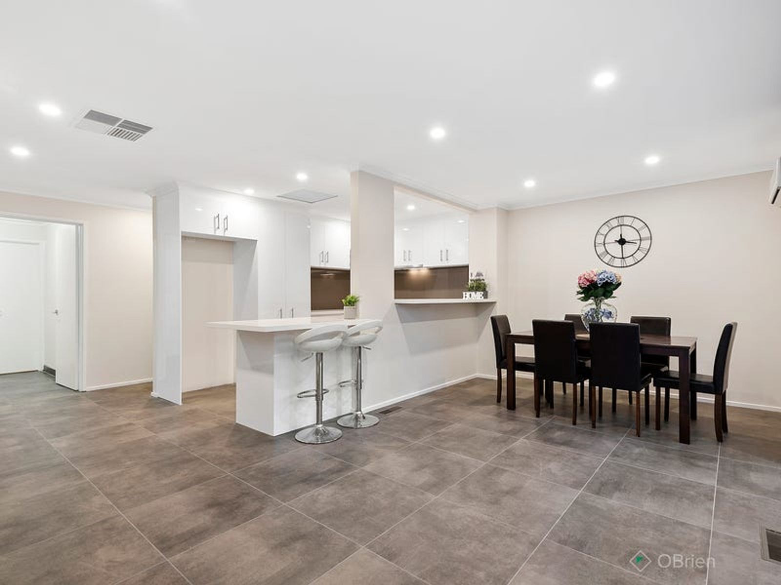 172 James Cook Drive, Endeavour Hills, VIC 3802, Endeavour Hills - Thumbnail 4
