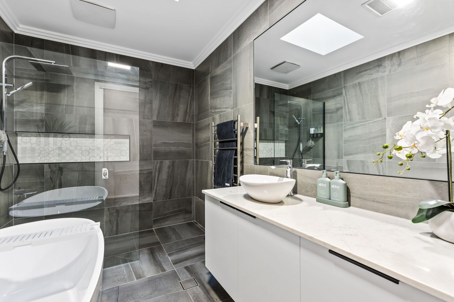 1/18A Elwood Drive, Strathdale VIC 3550, Strathdale - Thumbnail 8