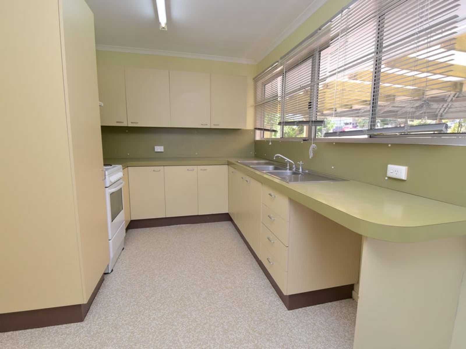 111 Bell Street, Biloela QLD 4715