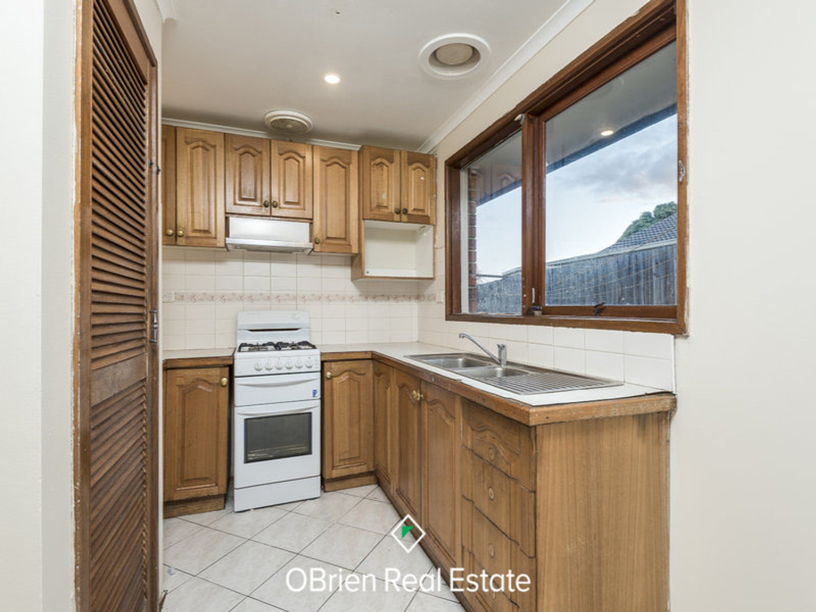 40 Ravenhill Crescent, Endeavour Hills, VIC 3802, Endeavour Hills - Thumbnail 4