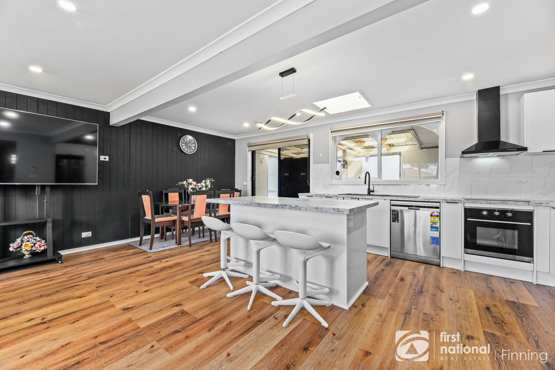 30 Bruce Street, Cranbourne VIC 3977, Cranbourne - Thumbnail 4