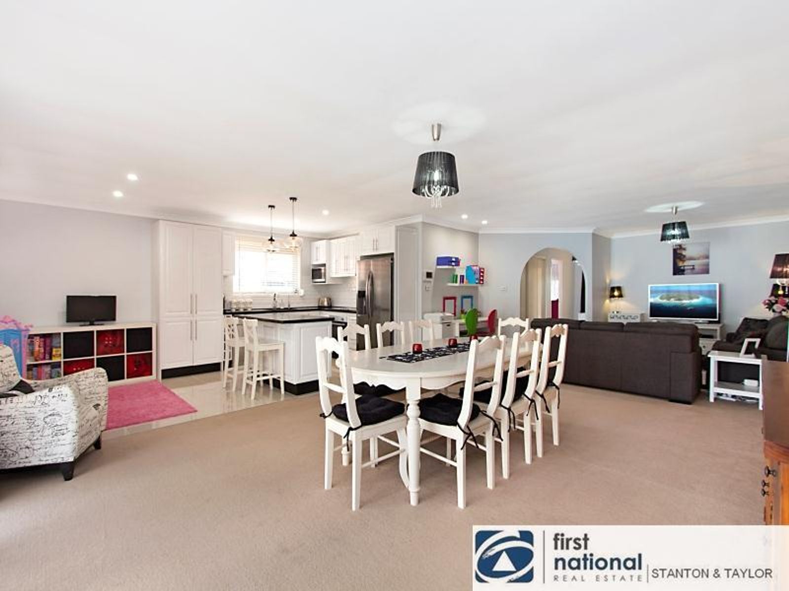 8B Raschke Street, Cambridge Park - Thumbnail 4