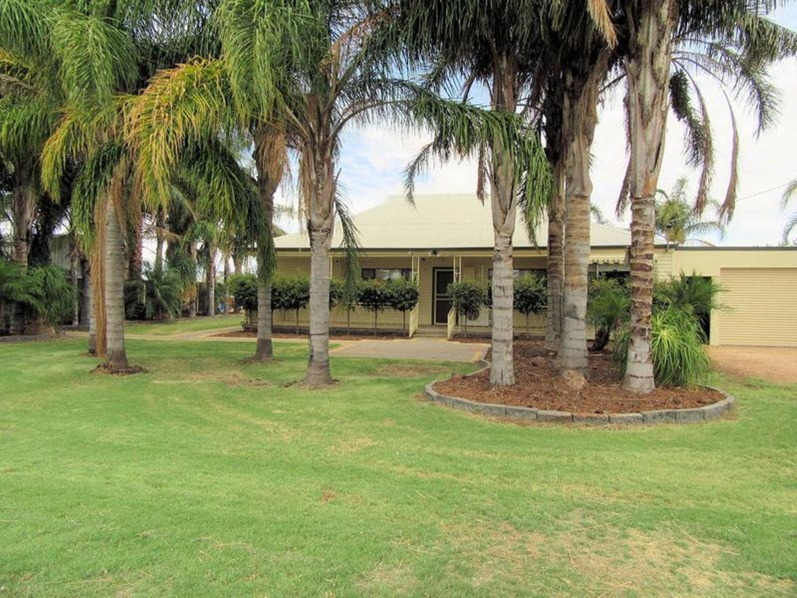 251 Dow Avenue, Birdwoodton - Thumbnail 2