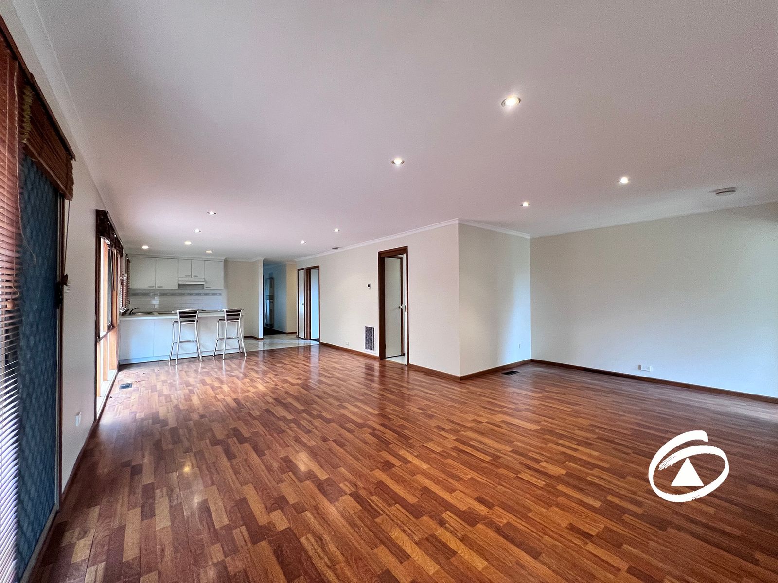 33 Leonard Avenue, Berwick VIC 3806, Berwick - Thumbnail 3
