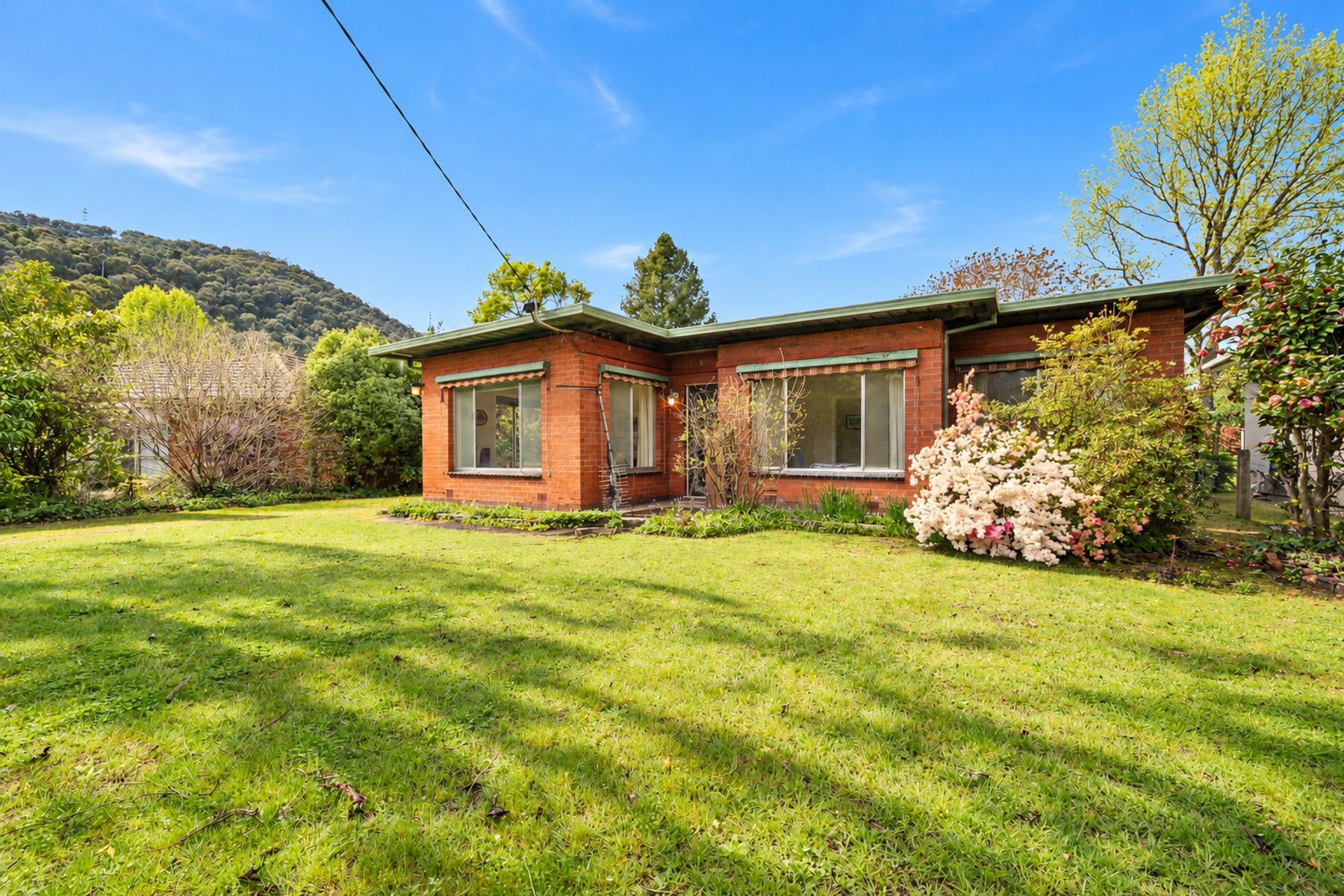 4 Wattle Avenue, Bright - Image 1