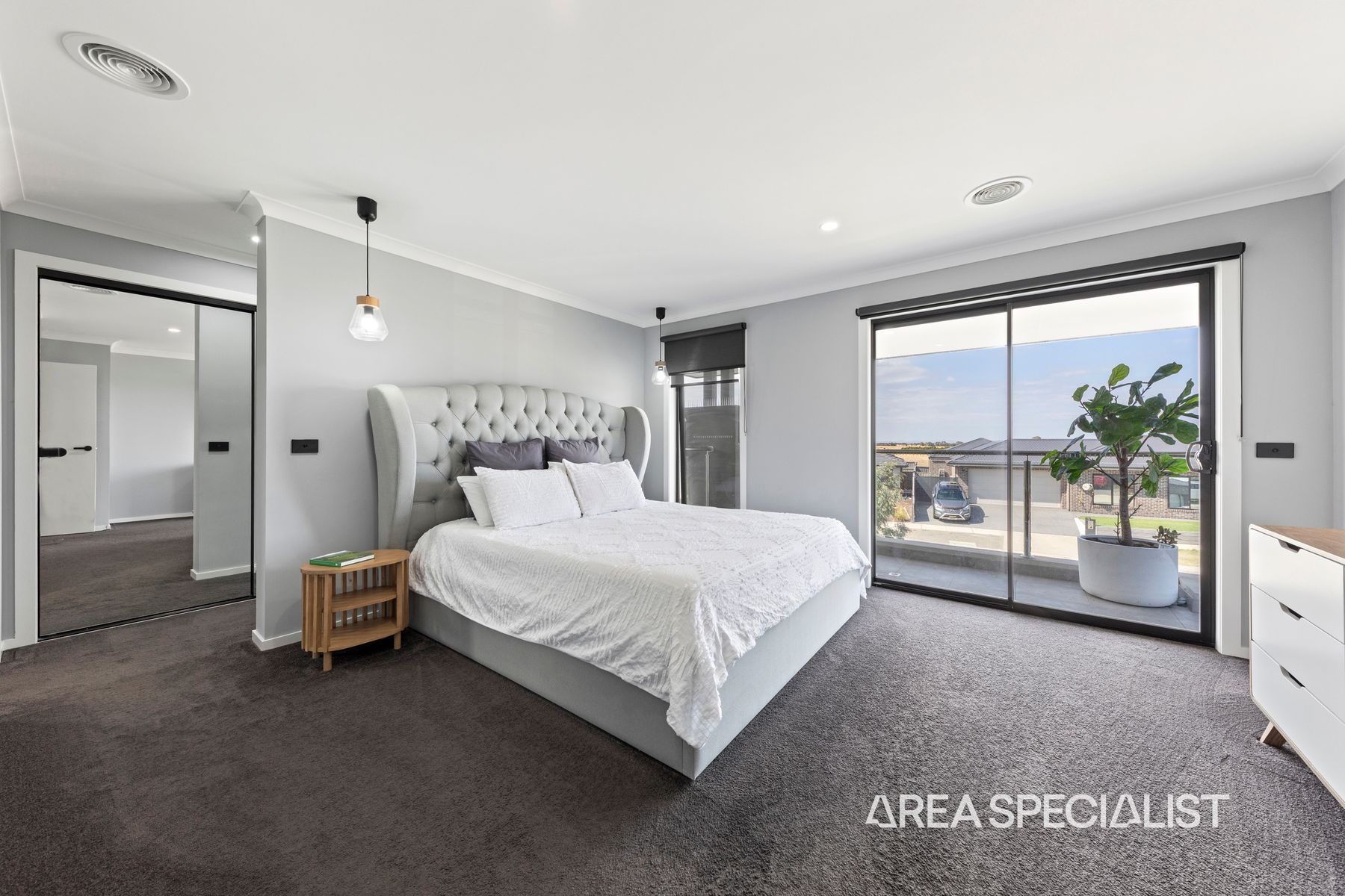 59 Shelton Park Drive, Koo Wee Rup, Koo Wee Rup - Thumbnail 4