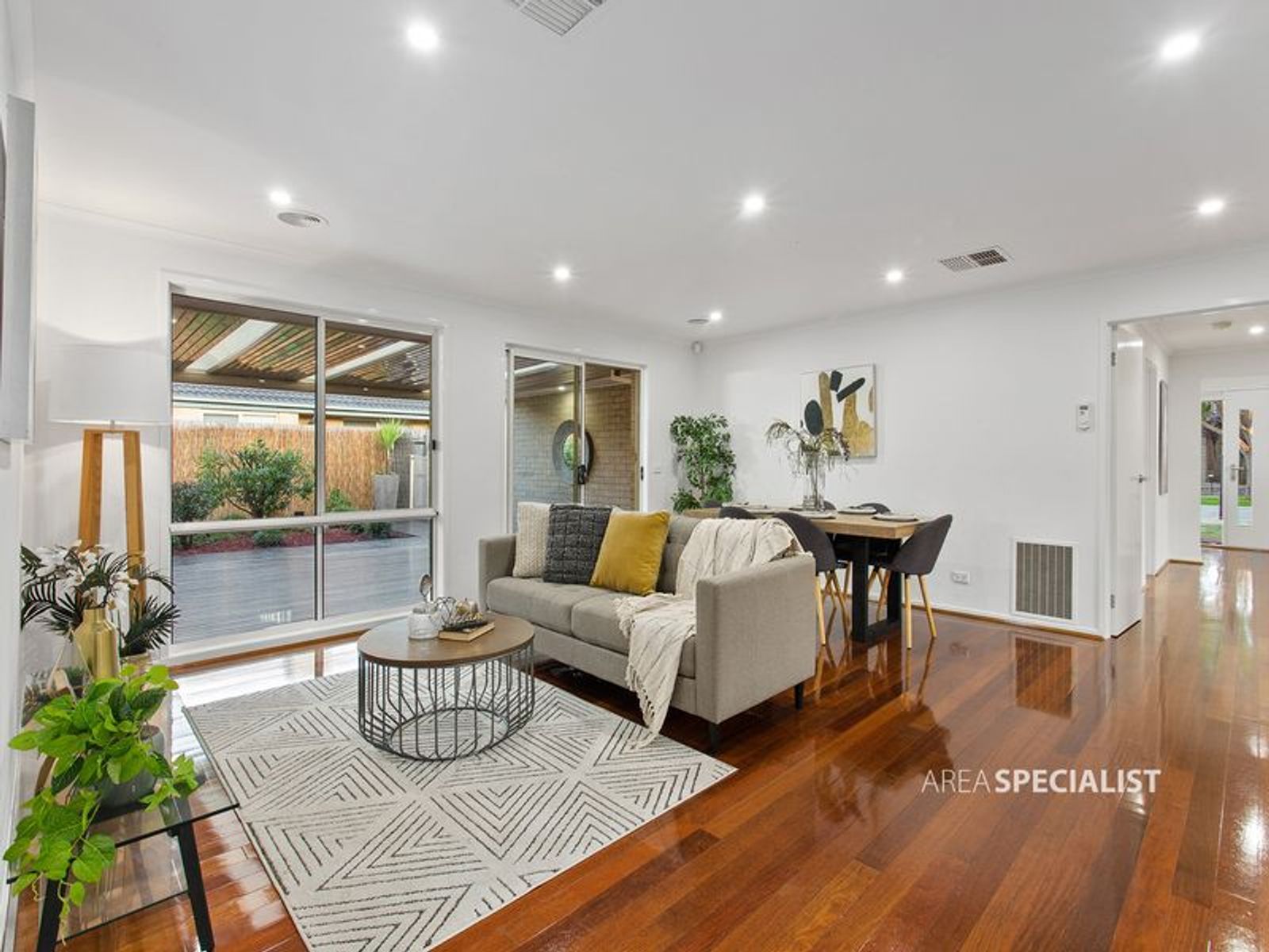 10 Phoenix Avenue, Cranbourne, VIC 3977, Cranbourne - Thumbnail 3