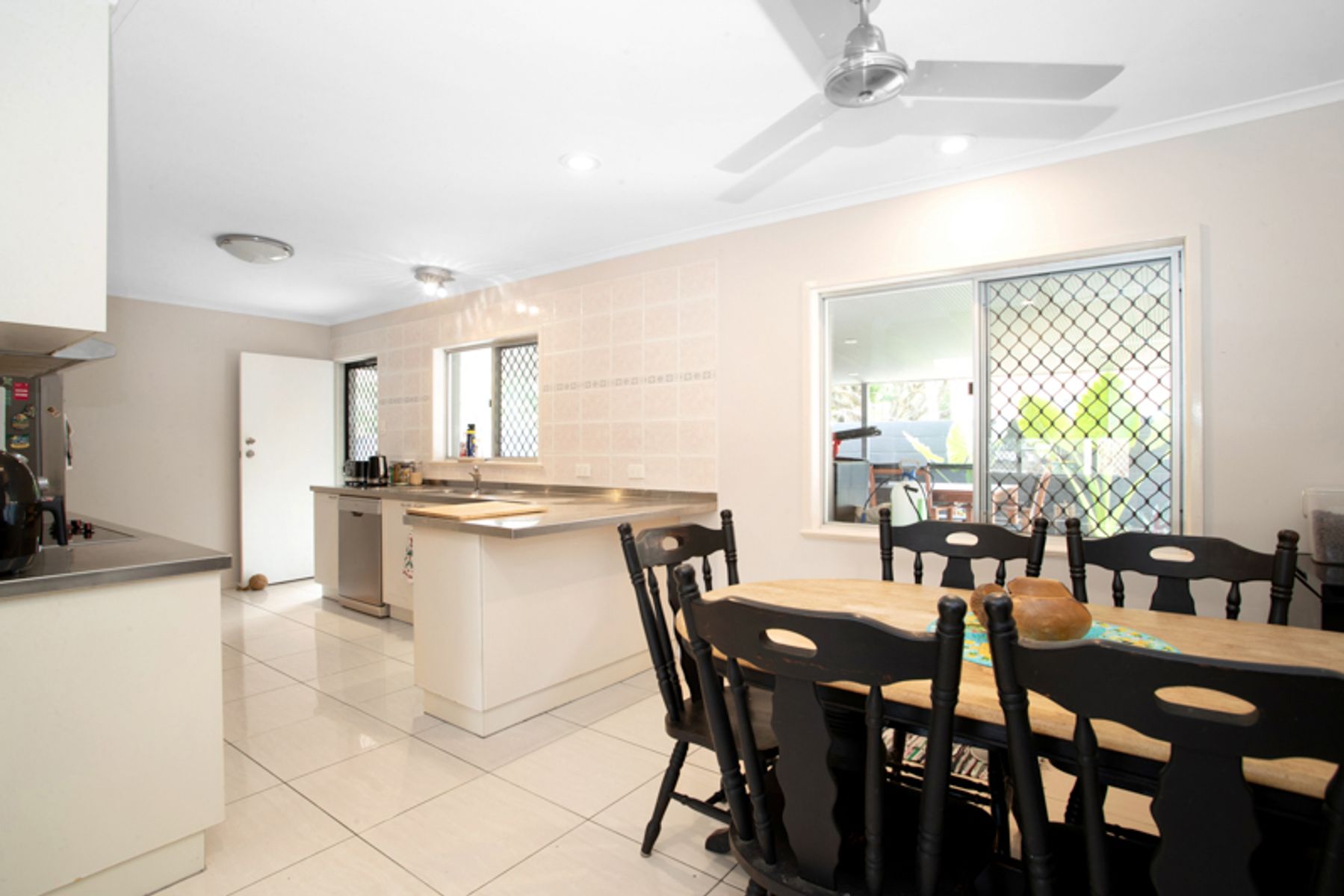 32 Binnington Esplanade, East Mackay QLD 4740, East Mackay - Thumbnail 4