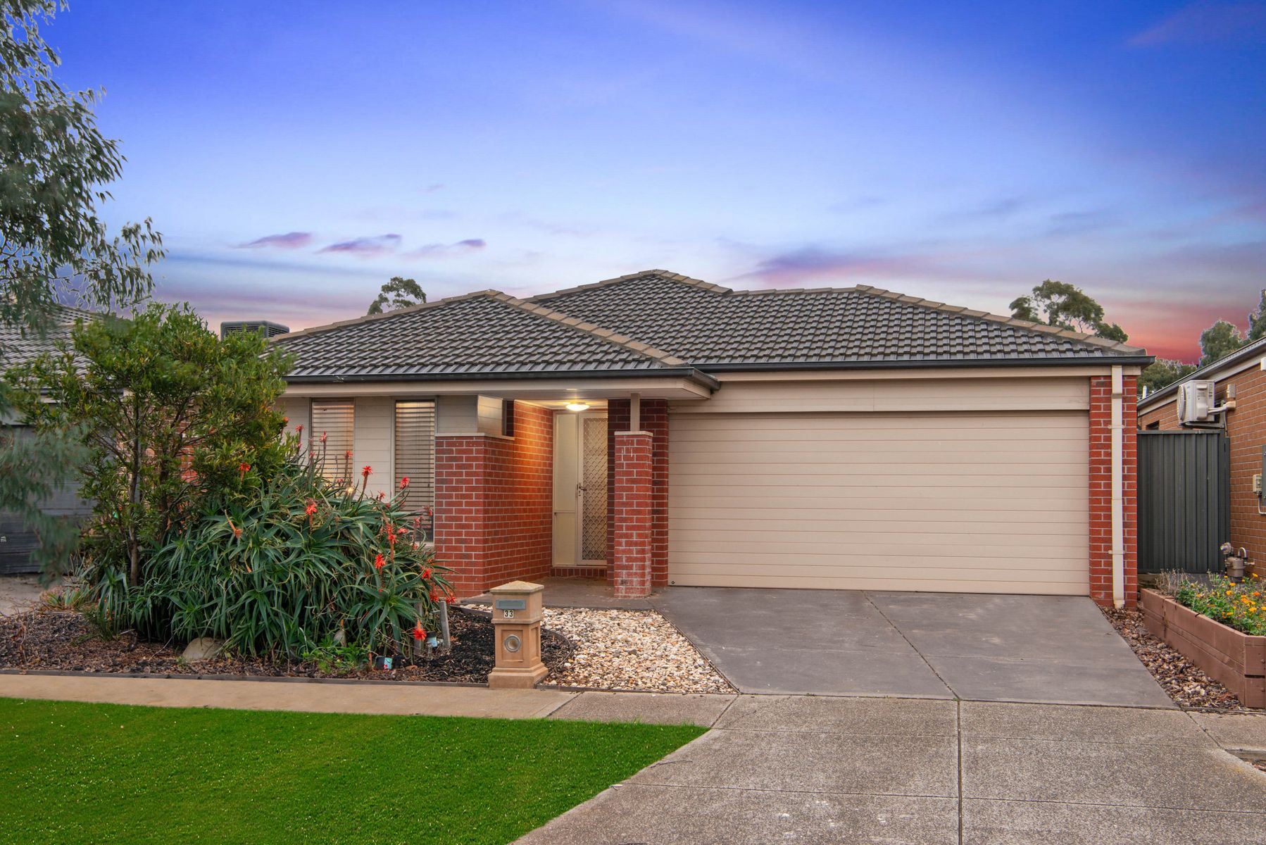 33 Brockwell Crescent, Manor Lakes, VIC 3024, Manor Lakes - Thumbnail 2