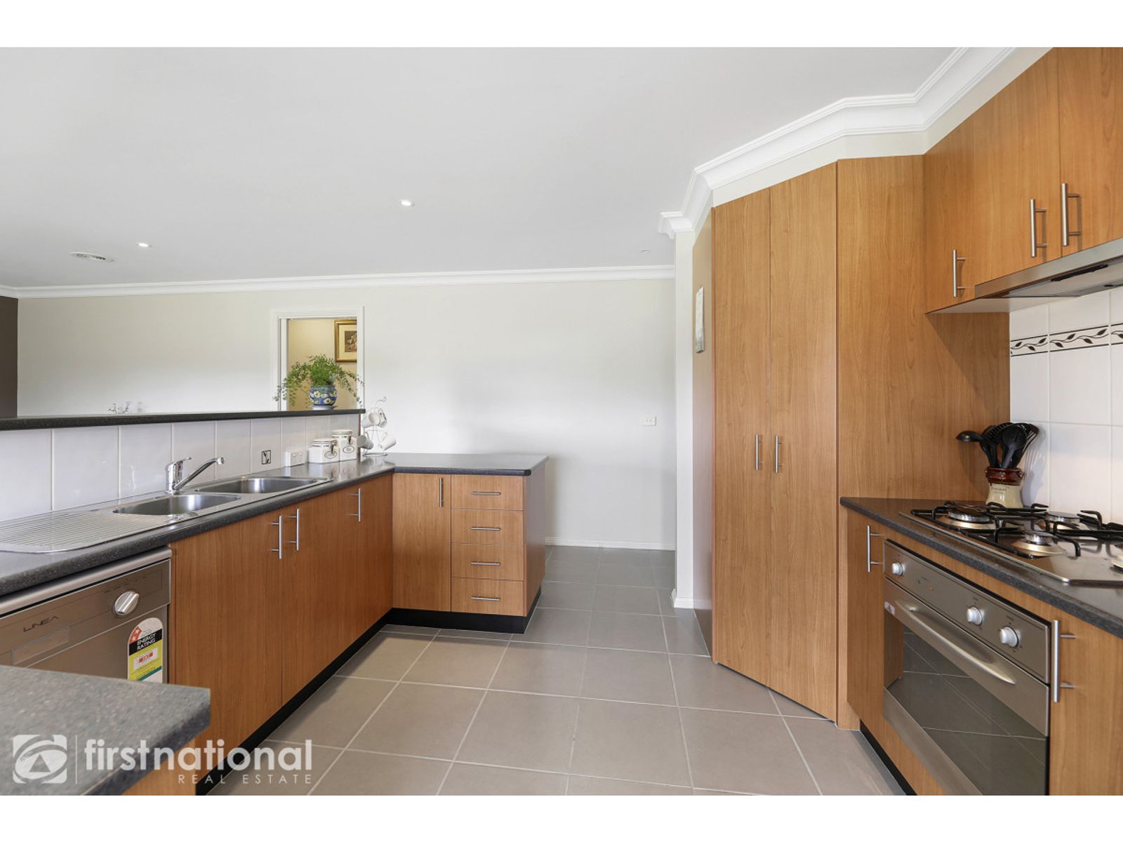 14 McMillan Drive, Warragul, VIC 3820, Warragul - Thumbnail 7