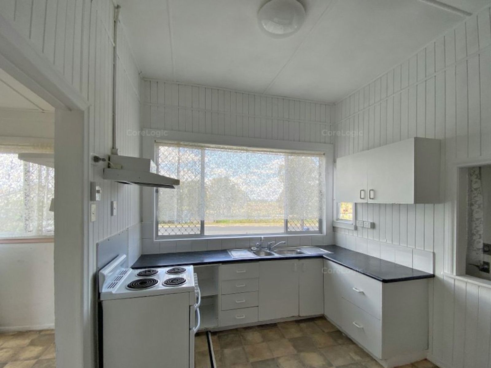 27 Percy Street, Warwick - Thumbnail 5