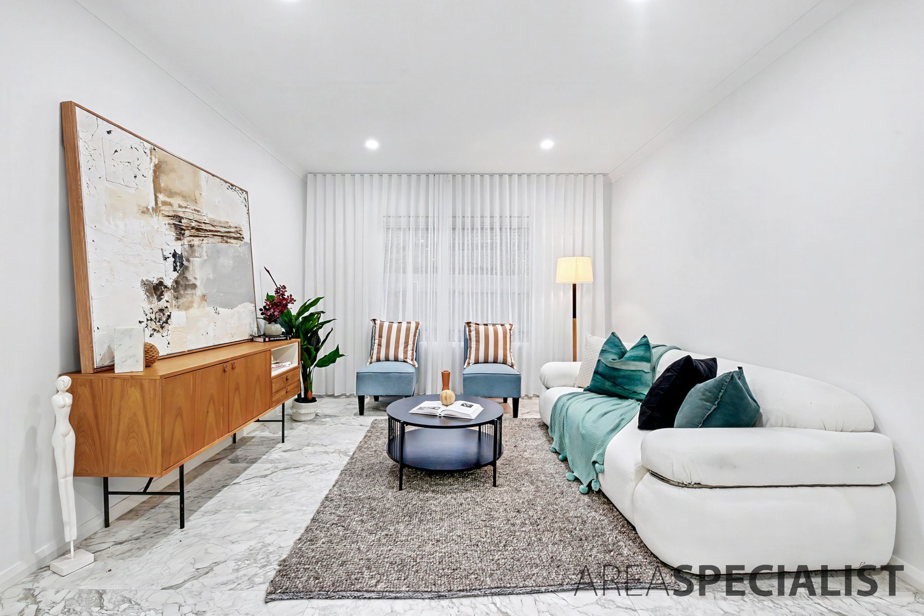 67 Elliott Parade, Lynbrook, Lynbrook - Thumbnail 3