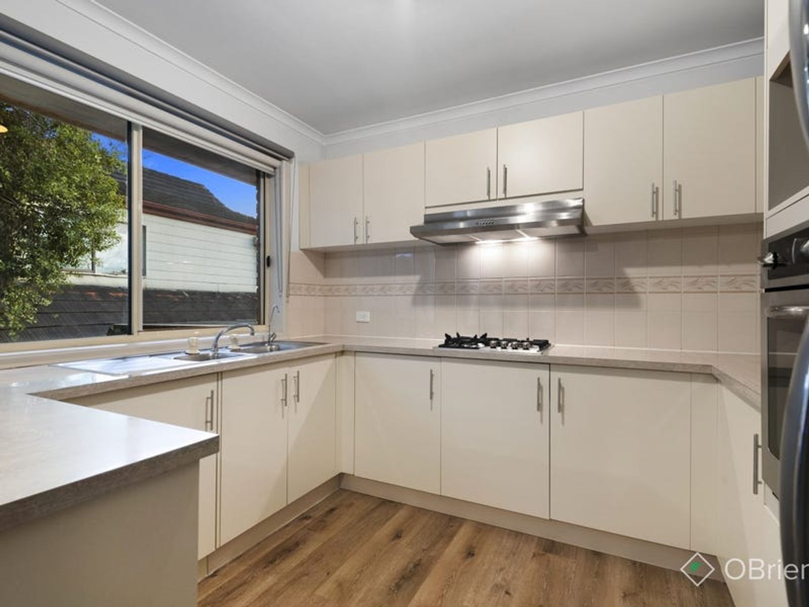 2/116 John Fawkner Drive, Endeavour Hills, VIC 3802, Endeavour Hills - Thumbnail 2