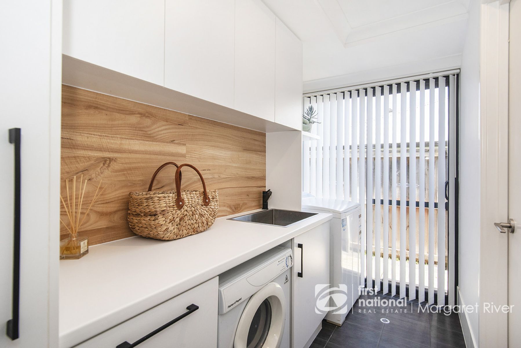 10 The Avenue, Margaret River WA 6285, Margaret River - Thumbnail 8