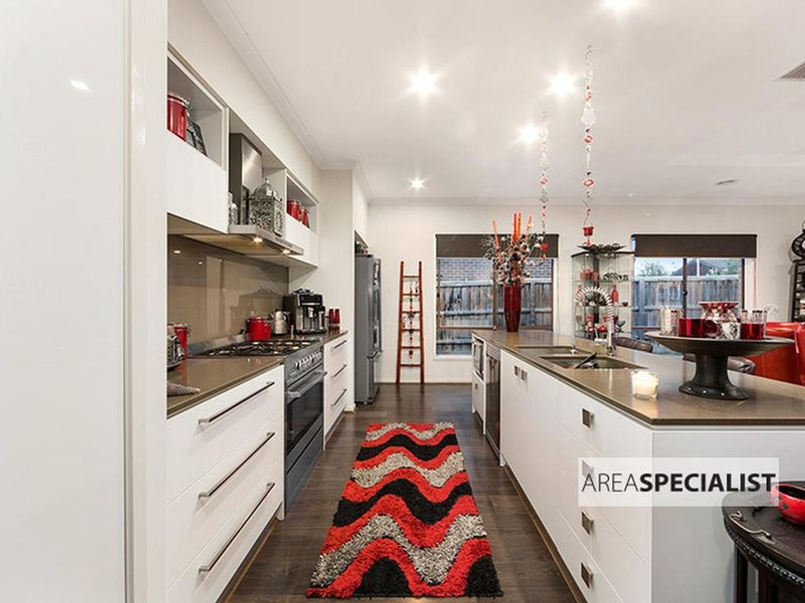 28 Winneke Way, Pakenham, VIC 3810, Pakenham - Thumbnail 2