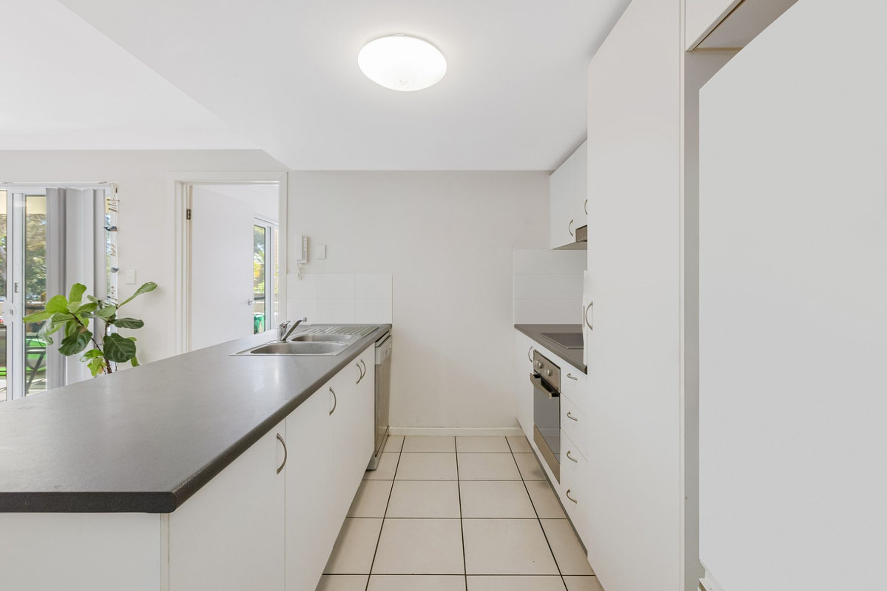 1/48a Dry Dock Road, Tweed Heads South NSW 2486, Tweed Heads South - Thumbnail 4
